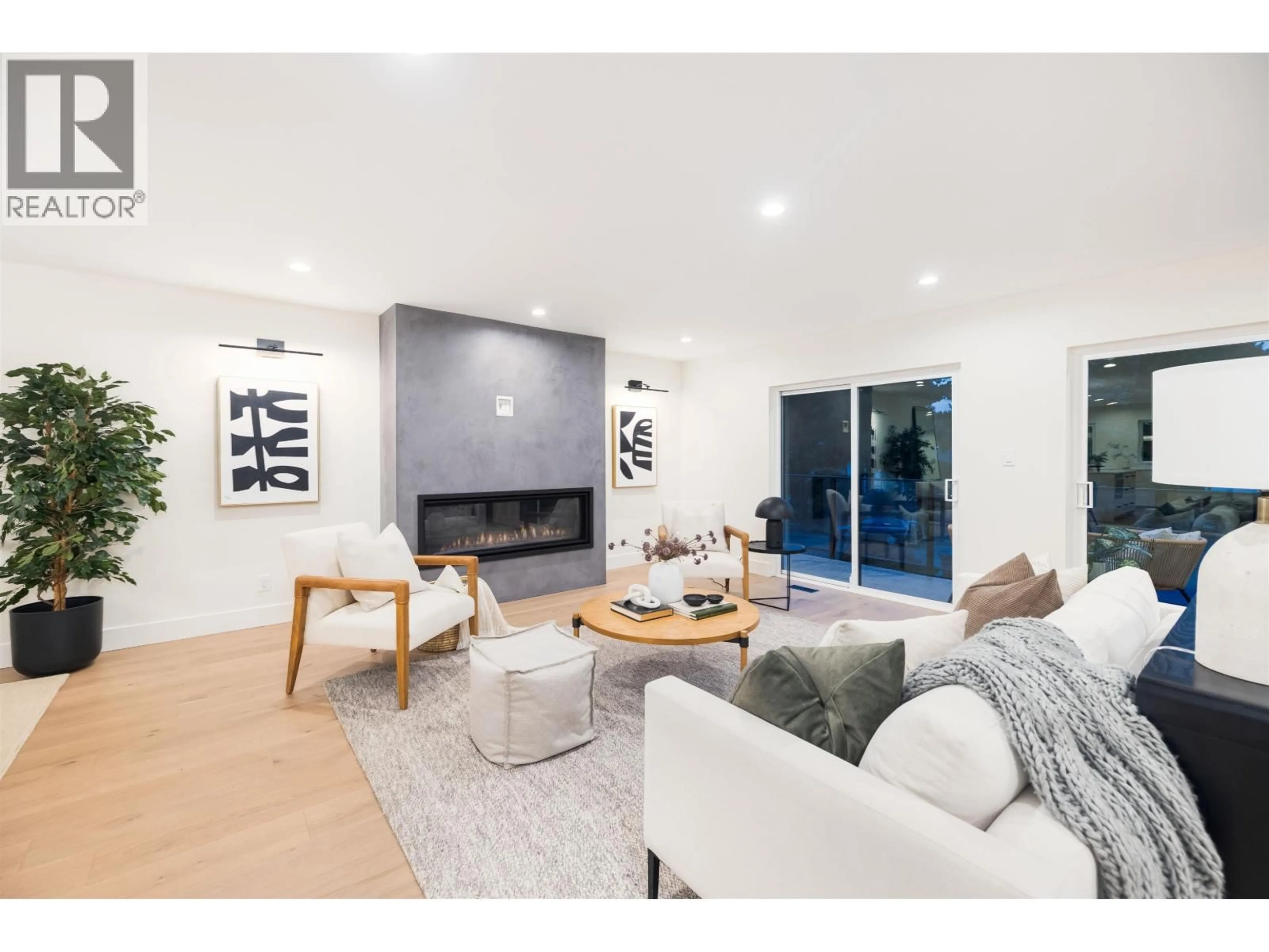 Living room with furniture, unknown for 2654 MASEFIELD ROAD, North Vancouver British Columbia V7K1Z9