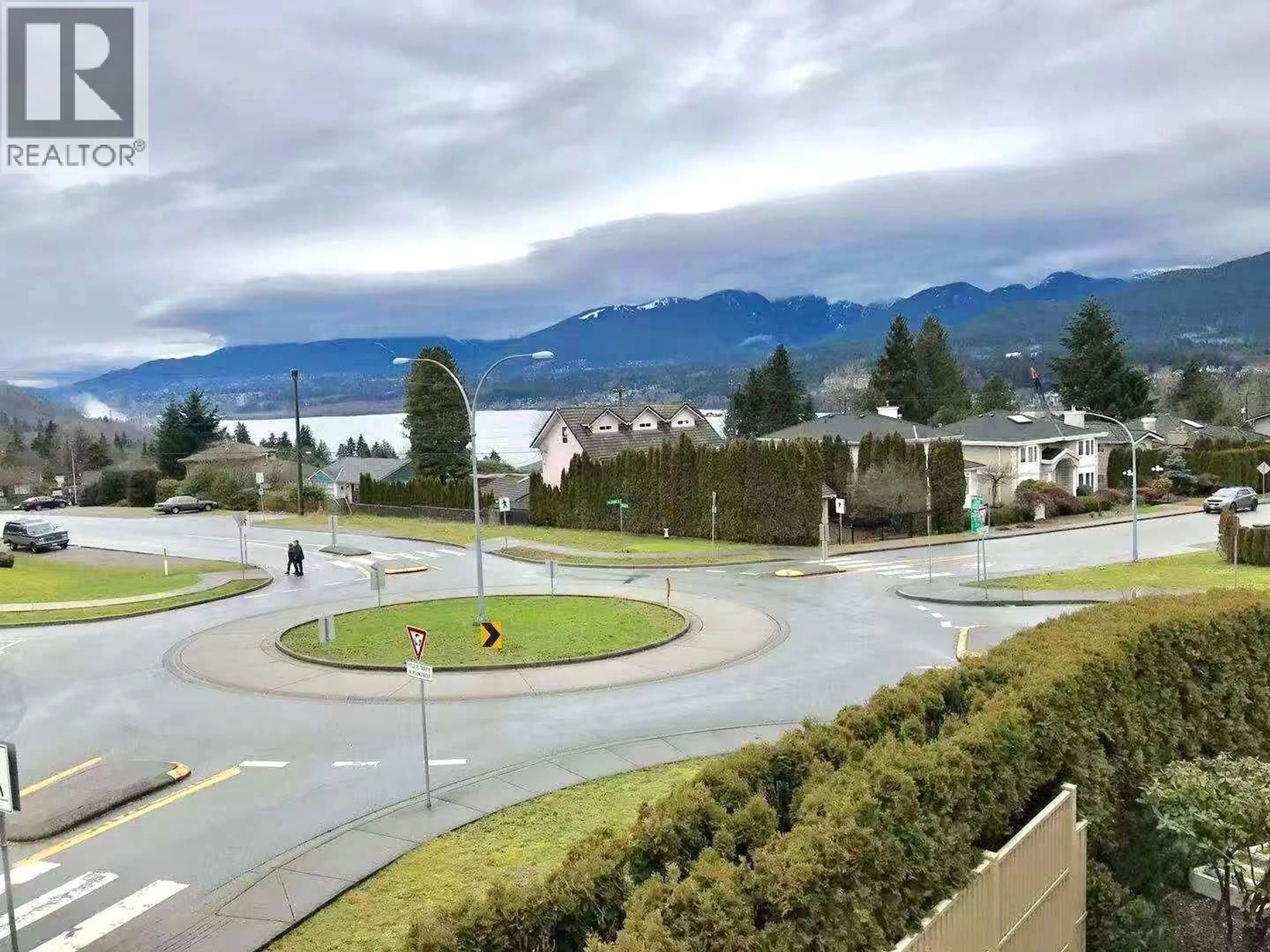 Unknown for 7204 RIDGE DRIVE, Burnaby British Columbia V5B1B5