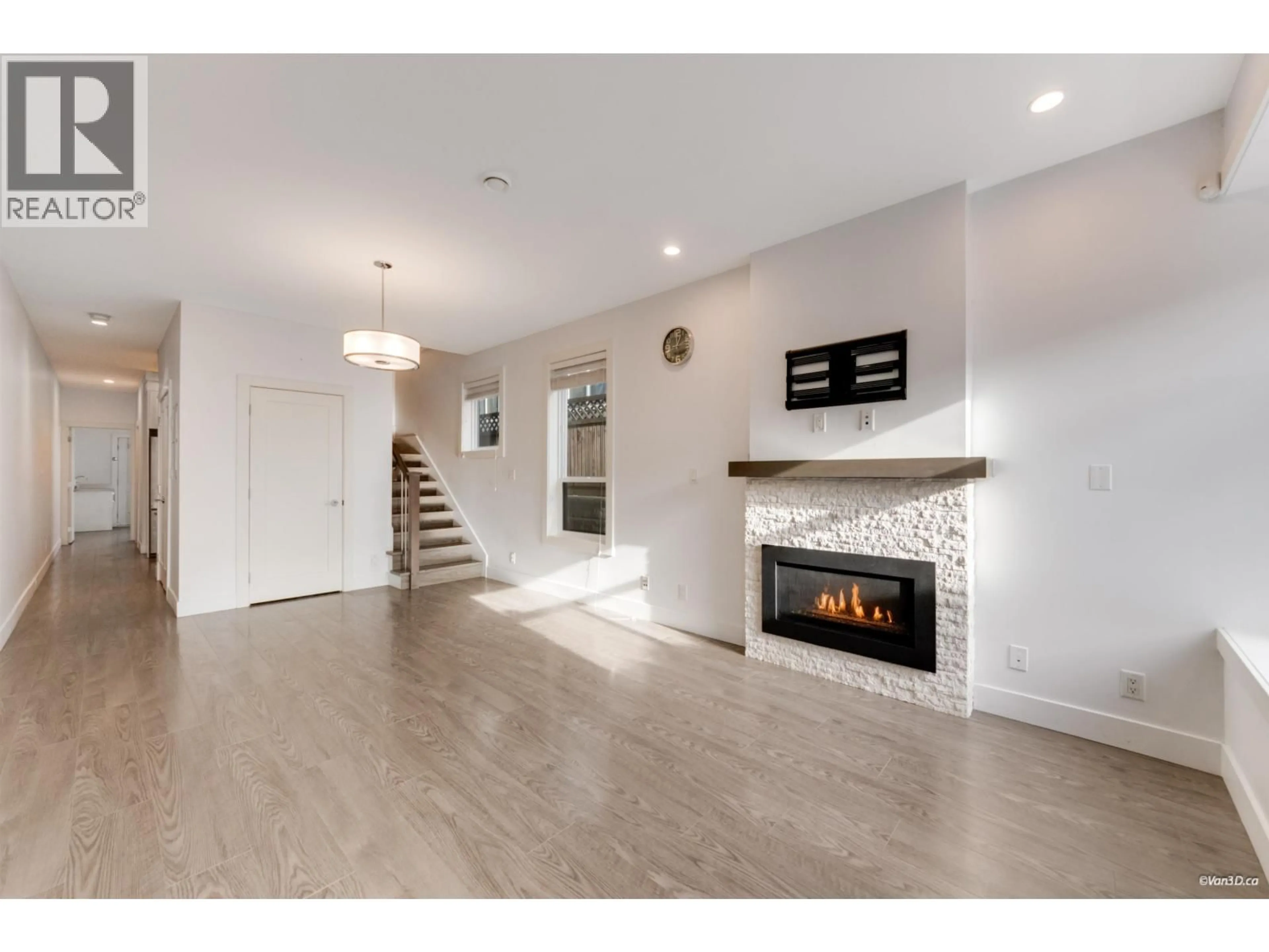 Unknown for 5087 DOMINION STREET, Burnaby British Columbia V5G1C8