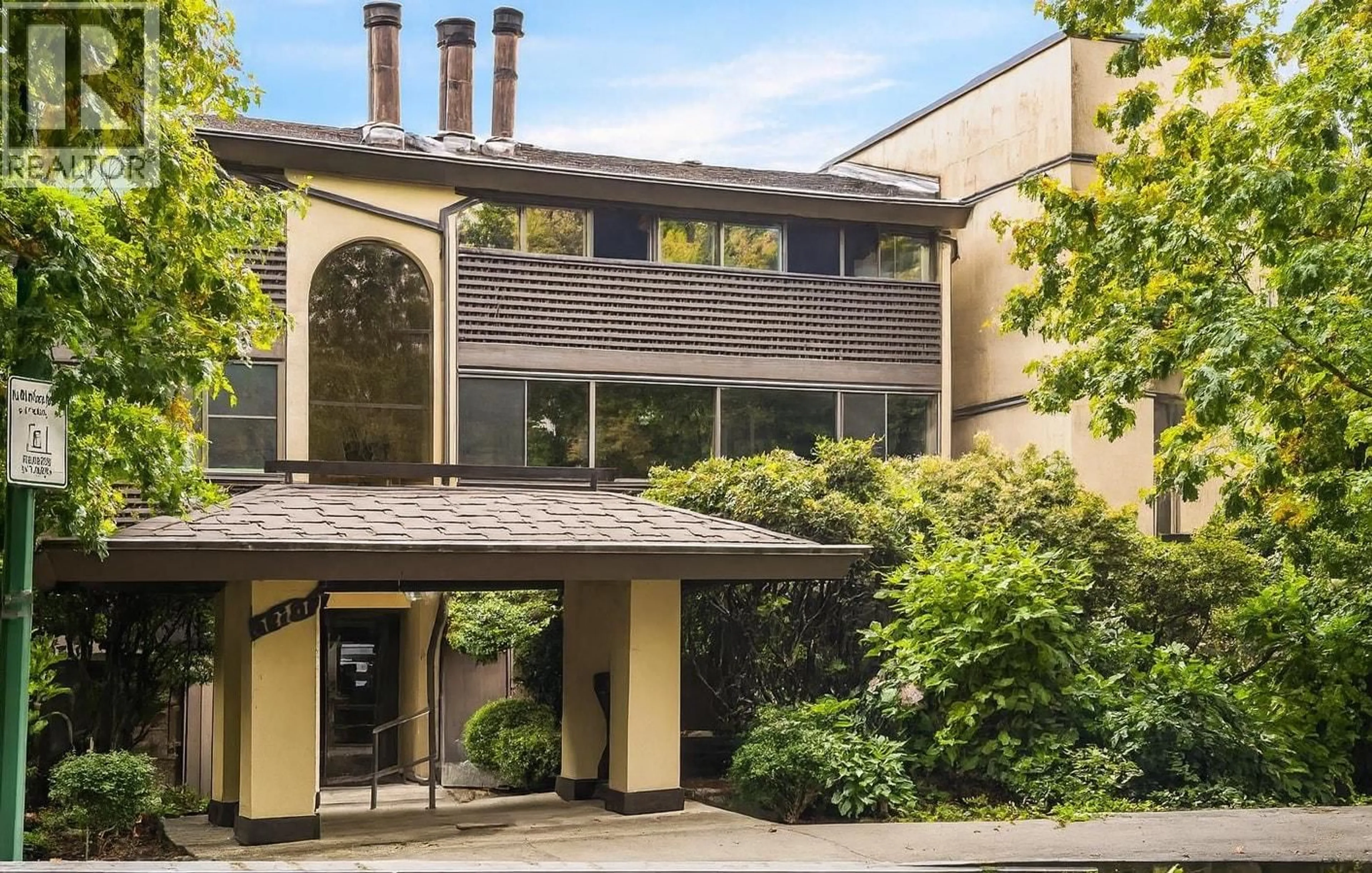 Patio, building for 209 - 141 13TH STREET, North Vancouver British Columbia V7M1N5