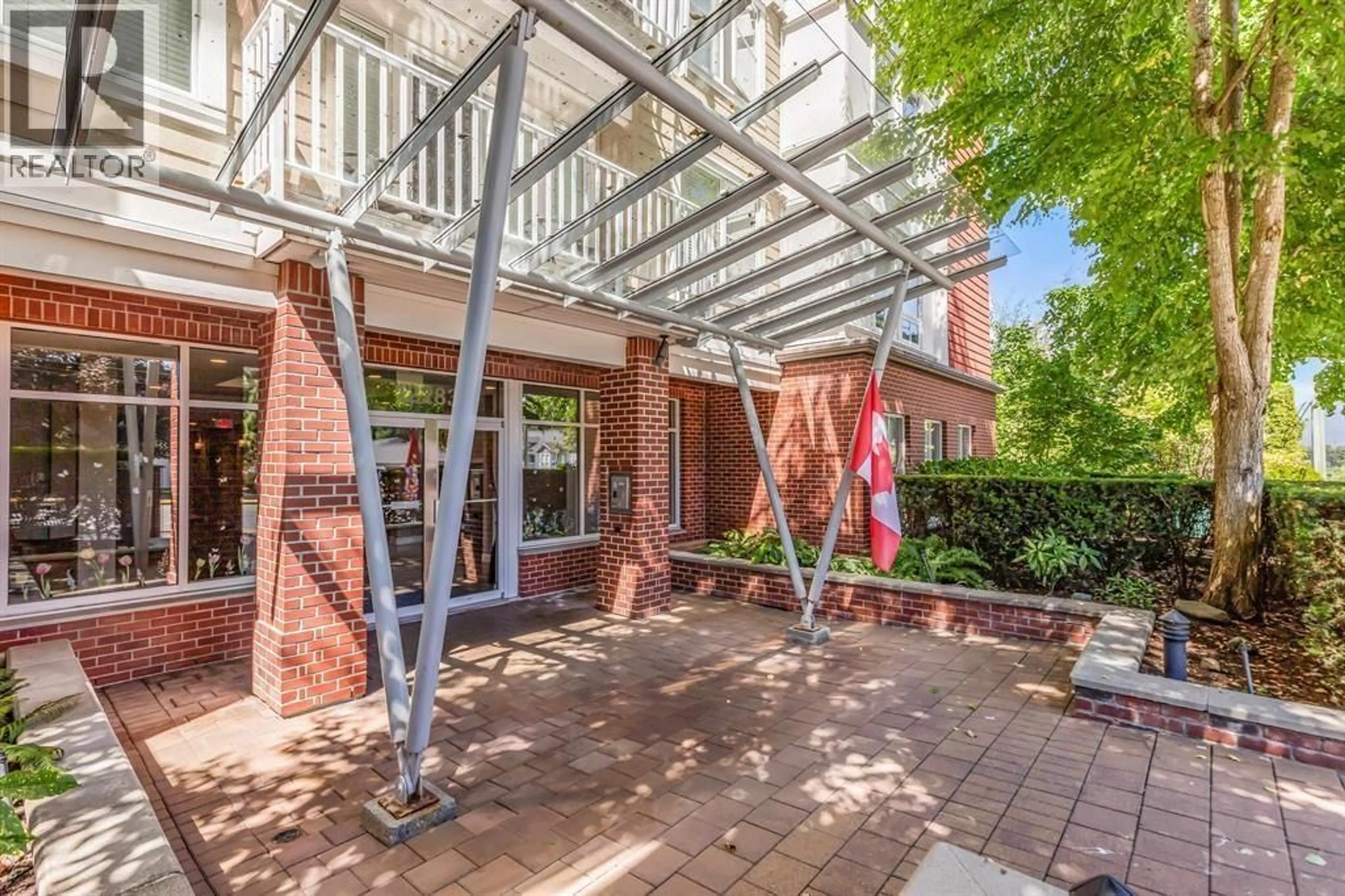 Patio, street for 210 - 12283 224 STREET, Maple Ridge British Columbia V2X8Z3