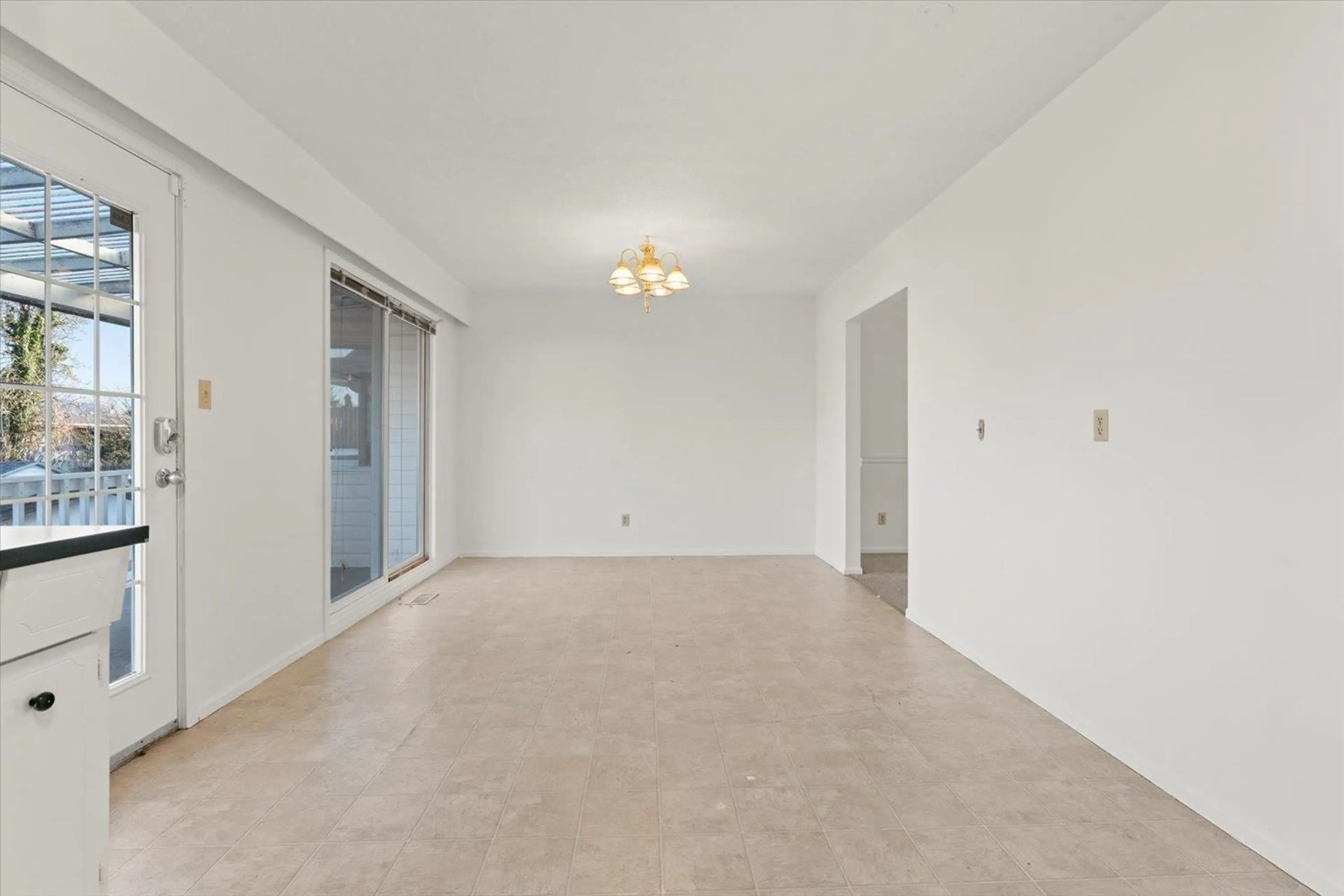 A pic of a room for 45647 REECE AVENUE, Chilliwack British Columbia V2P2Z9