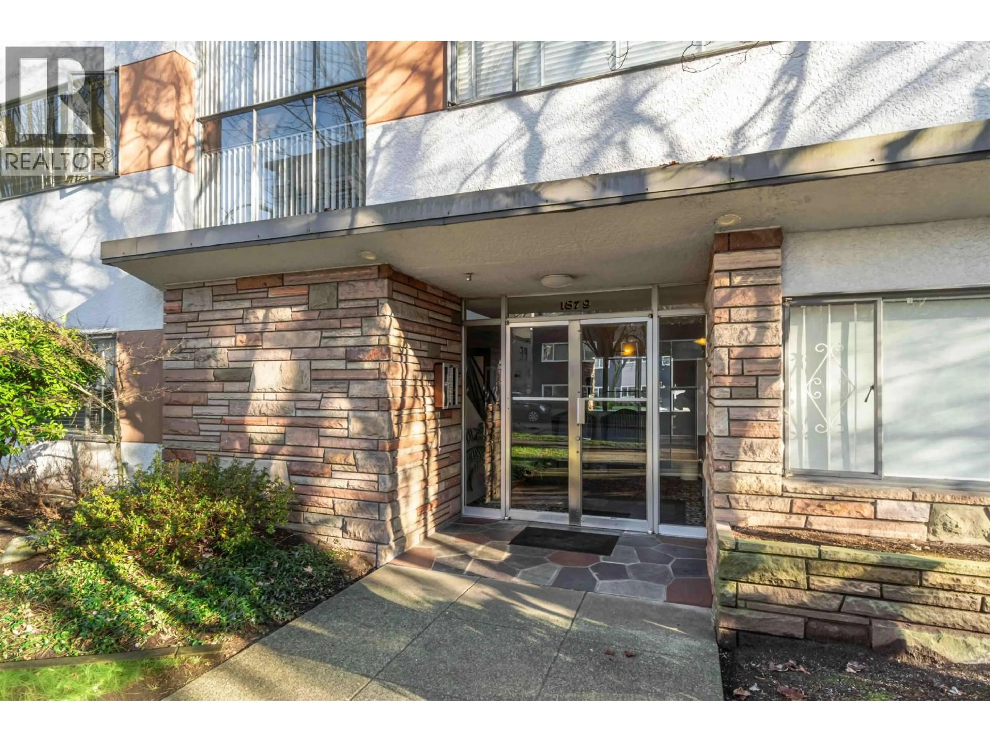 Indoor foyer for 101 - 1879 BARCLAY STREET, Vancouver British Columbia V6G1K7