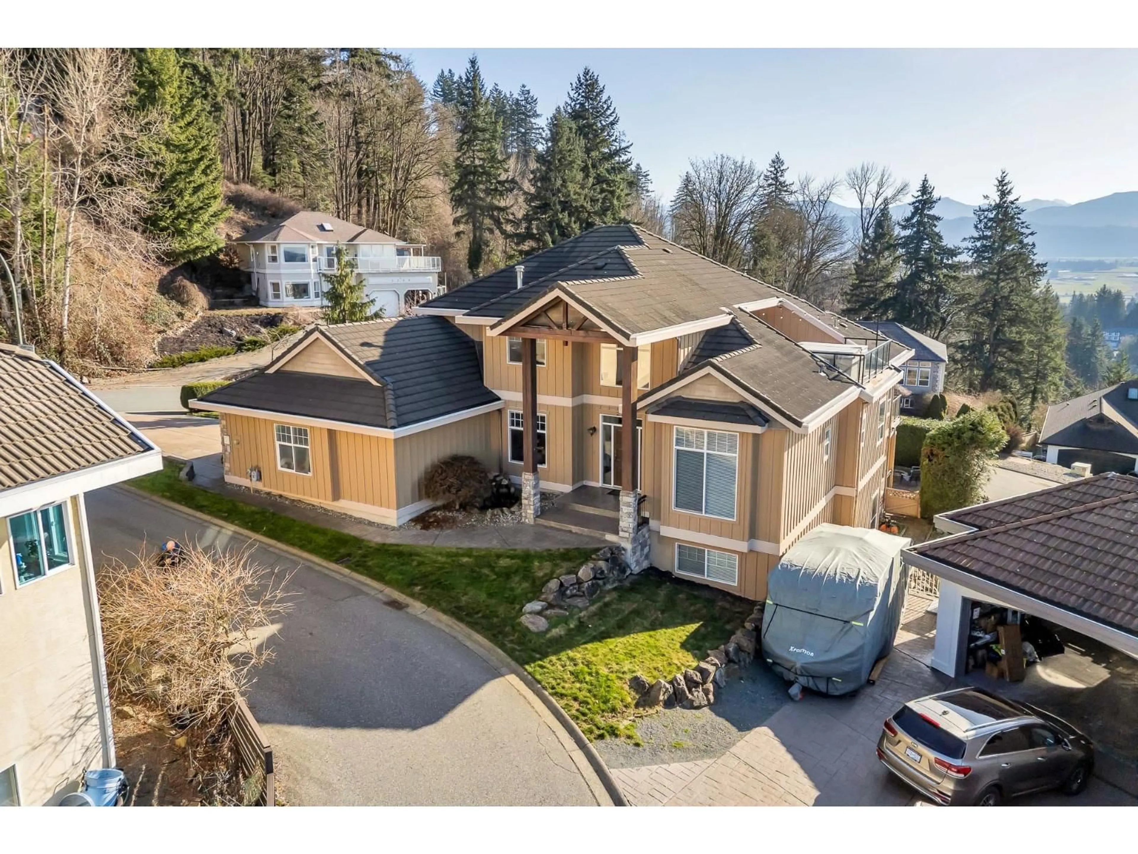 A pic from outside/outdoor area/front of a property/back of a property/a pic from drone, street for 2758 ST MORITZ WAY, Abbotsford British Columbia V3G1C3