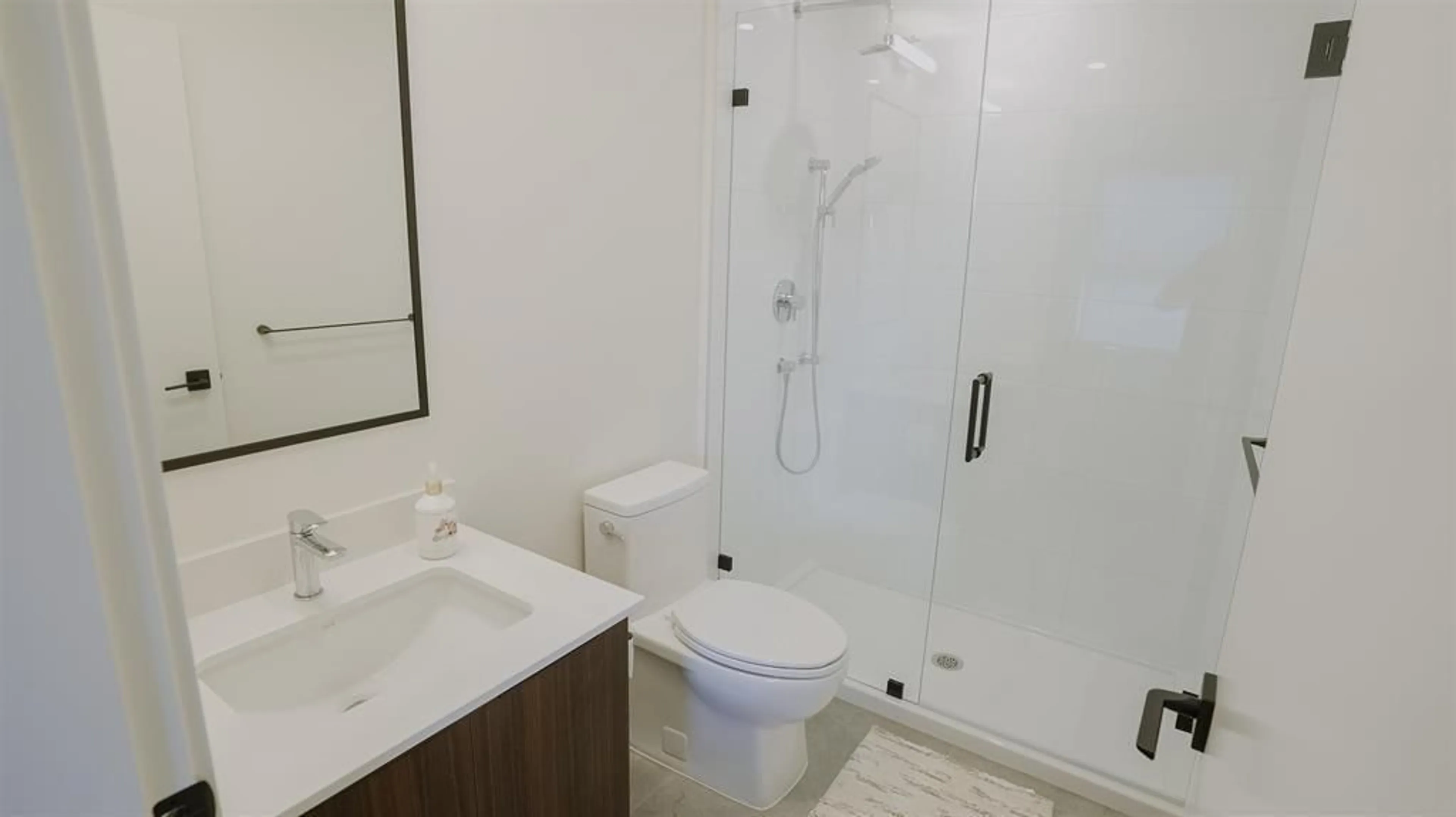 Standard bathroom, ceramic/tile floor for A615 - 7980 206A STREET, Langley British Columbia V2Y3Z8