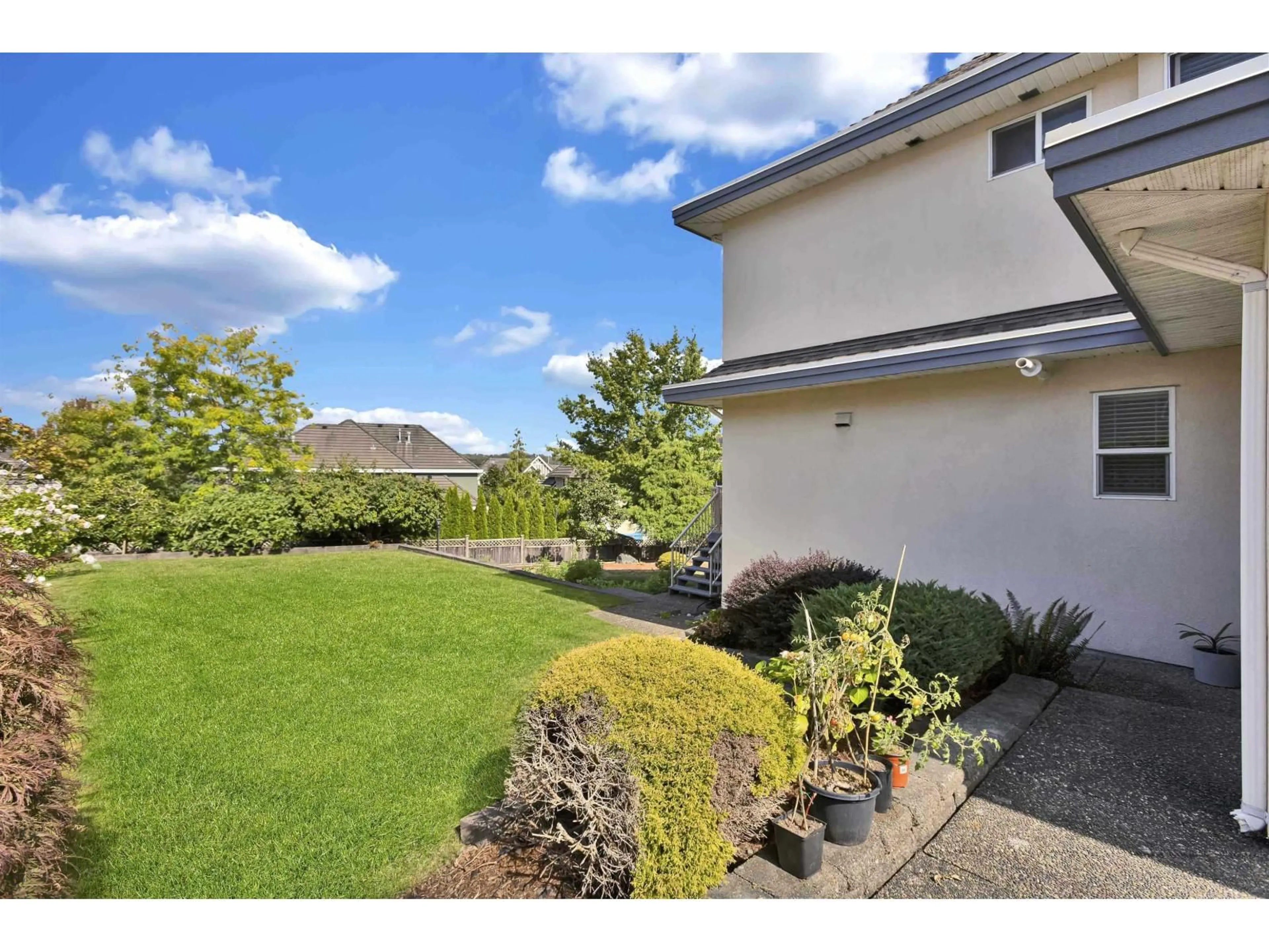 A pic from outside/outdoor area/front of a property/back of a property/a pic from drone, unknown for 8598 171 STREET, Surrey British Columbia V4N5J1