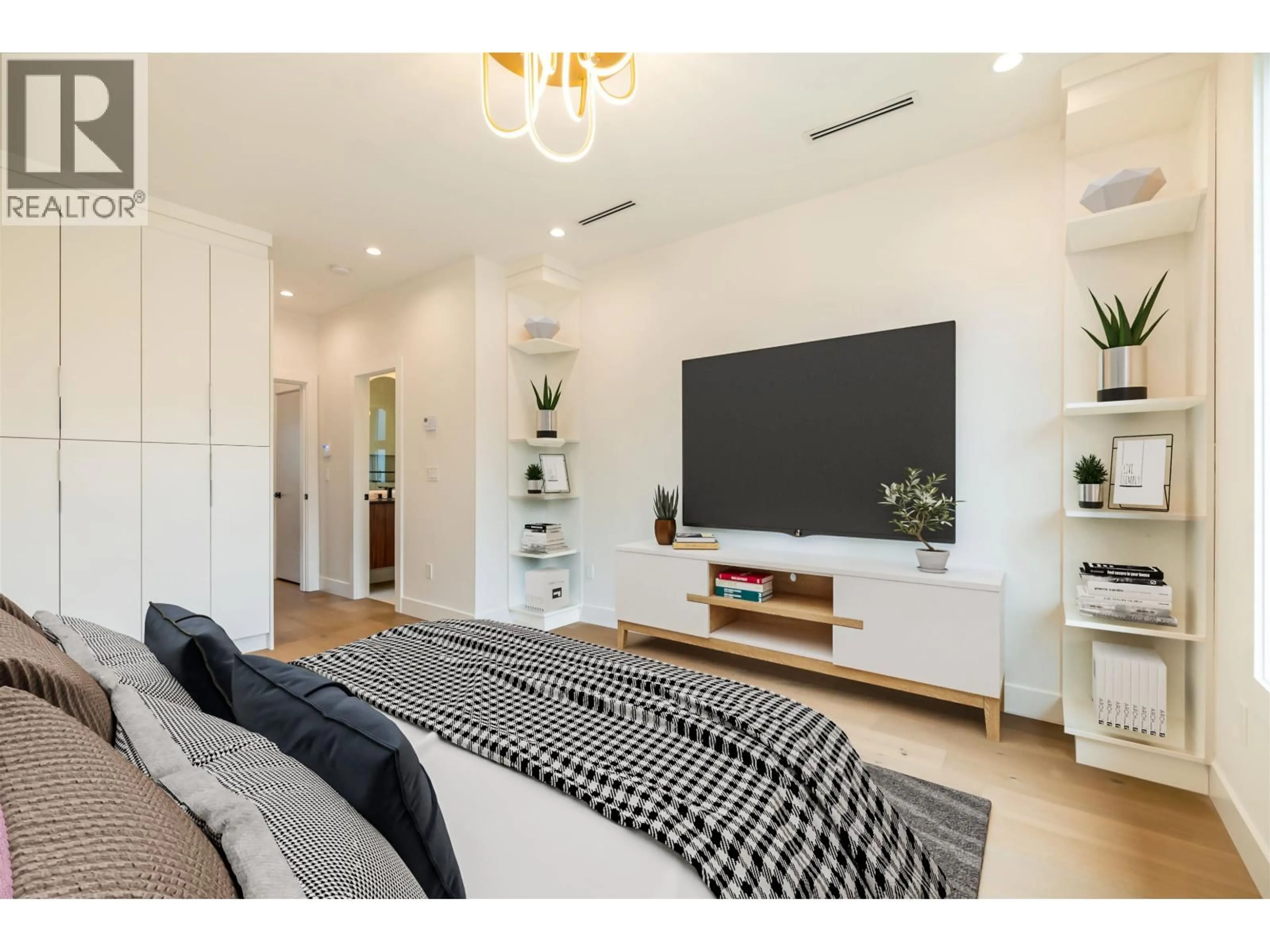 Home theater for 8057 18TH AVENUE, Burnaby British Columbia V3N1J9