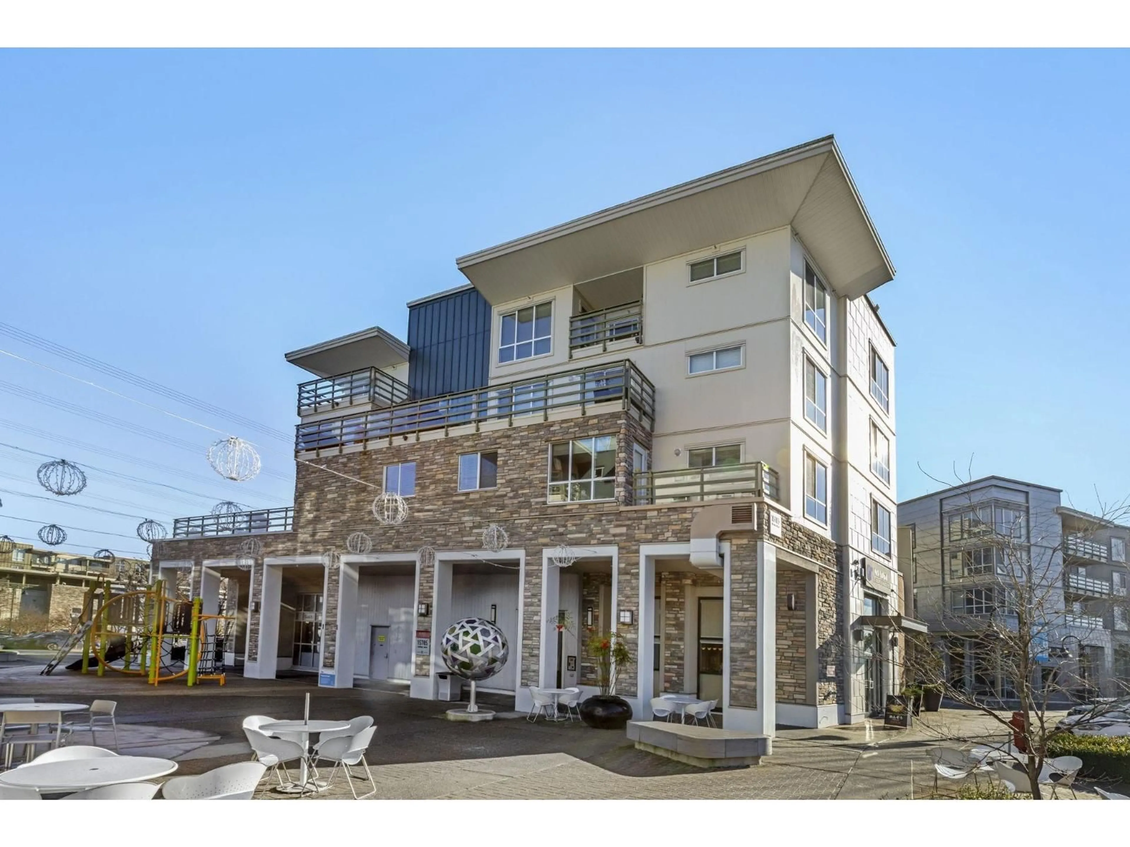 Unknown for 404 - 15785 CROYDON DRIVE, Surrey British Columbia V3Z2L6