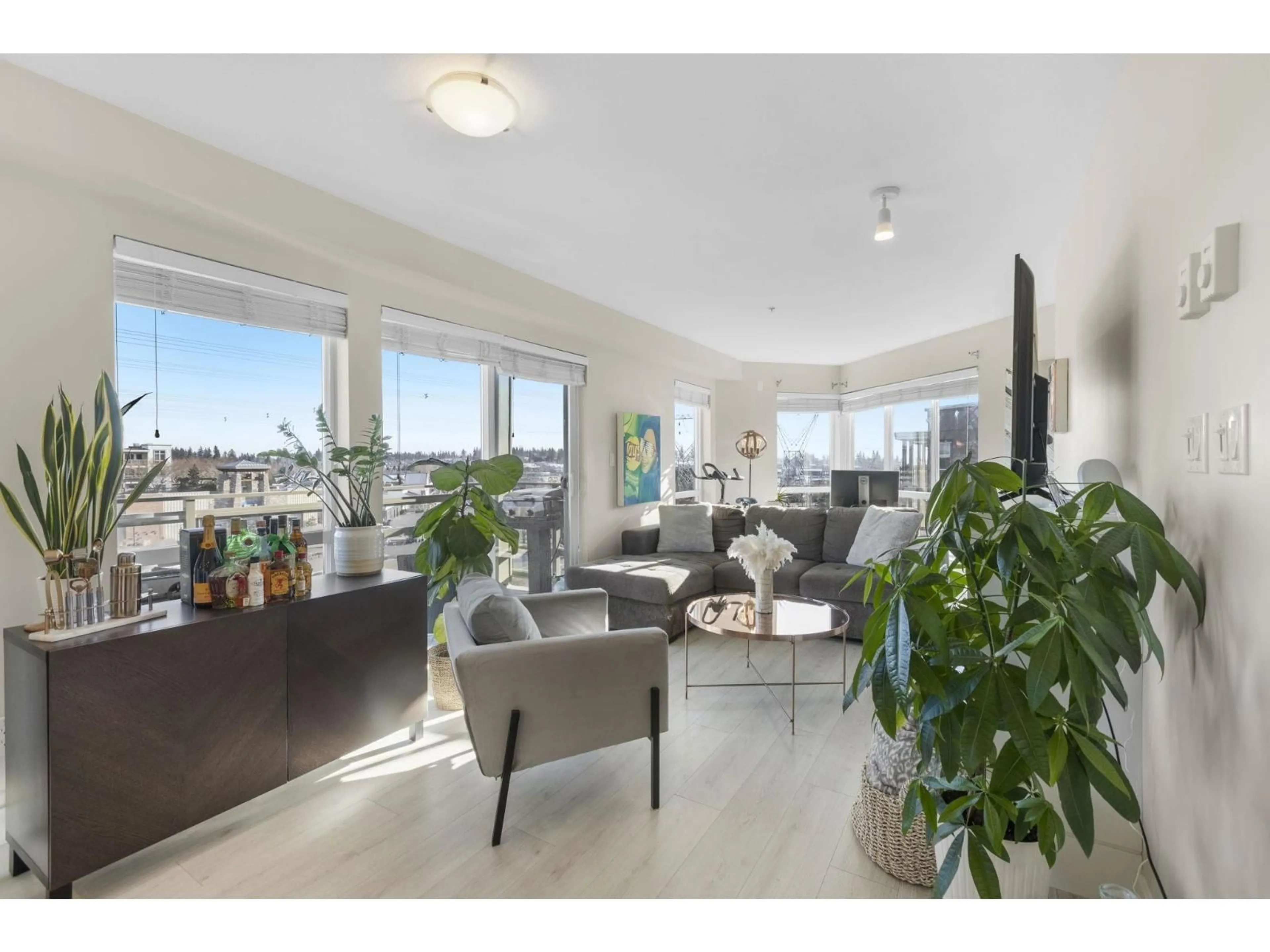 Living room with furniture, unknown for 404 - 15785 CROYDON DRIVE, Surrey British Columbia V3Z2L6