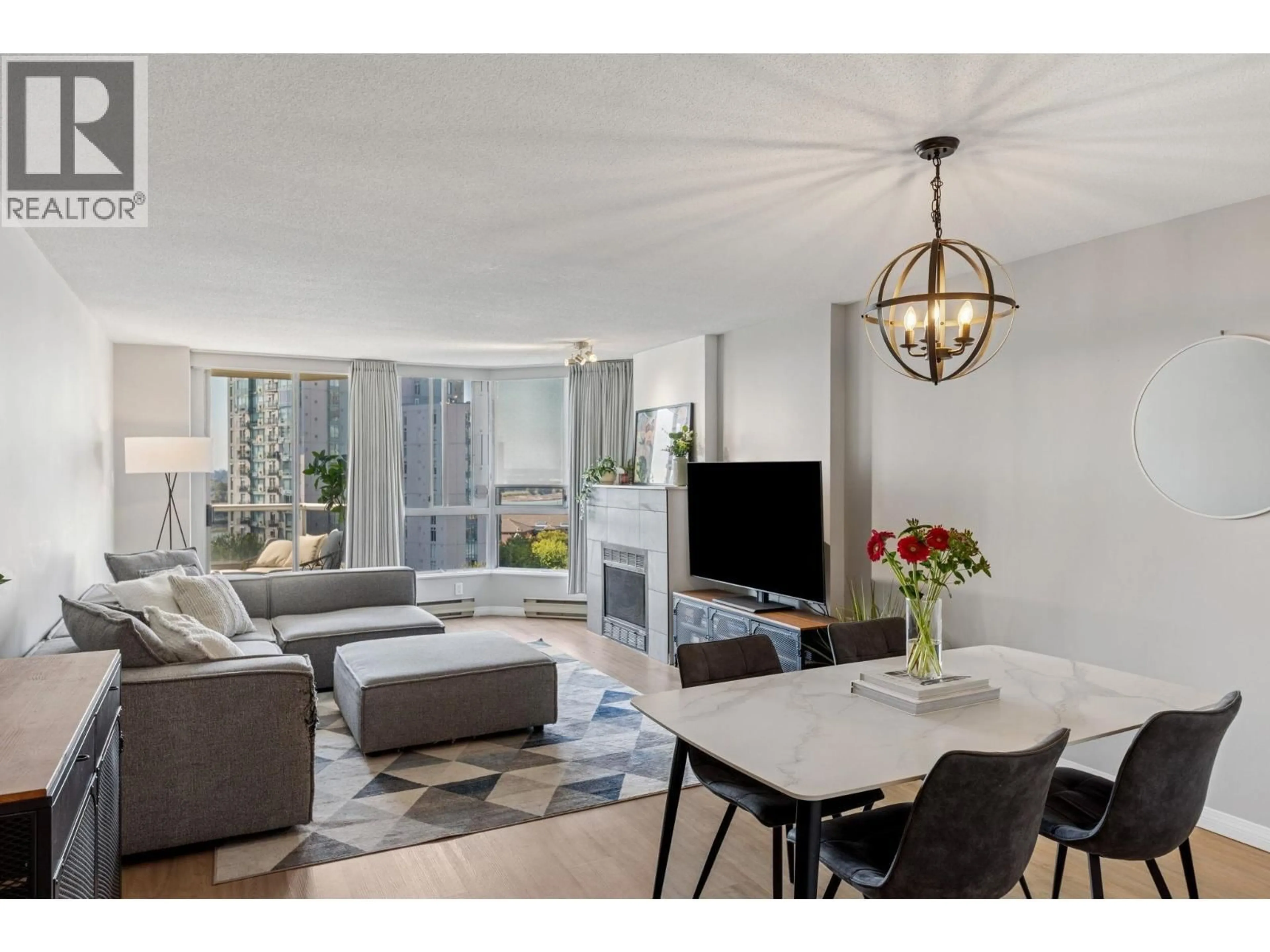 Living room with furniture, unknown for 1102 - 1245 QUAYSIDE DRIVE, New Westminster British Columbia V3M6J6