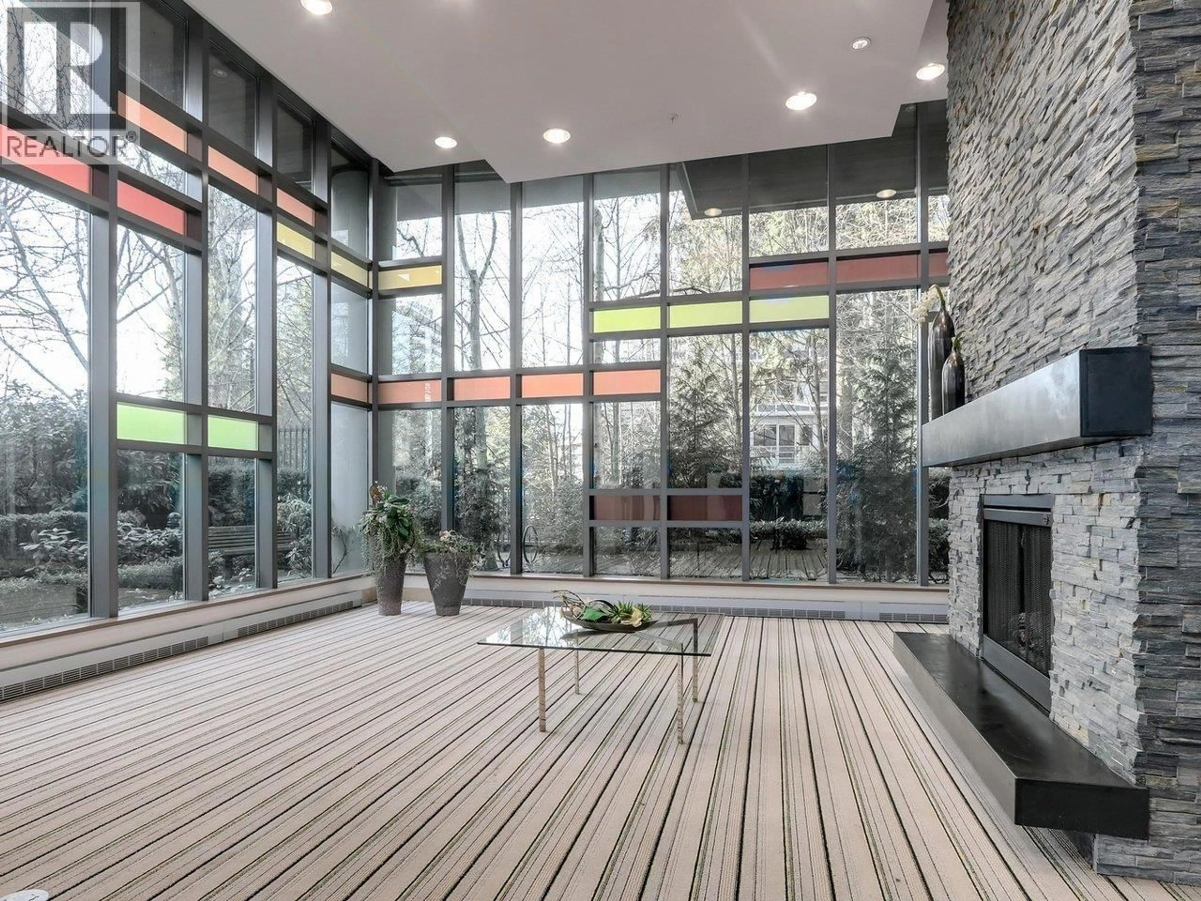 Indoor foyer for 907 - 9188 UNIVERSITY CRESCENT, Burnaby British Columbia V5A0A5