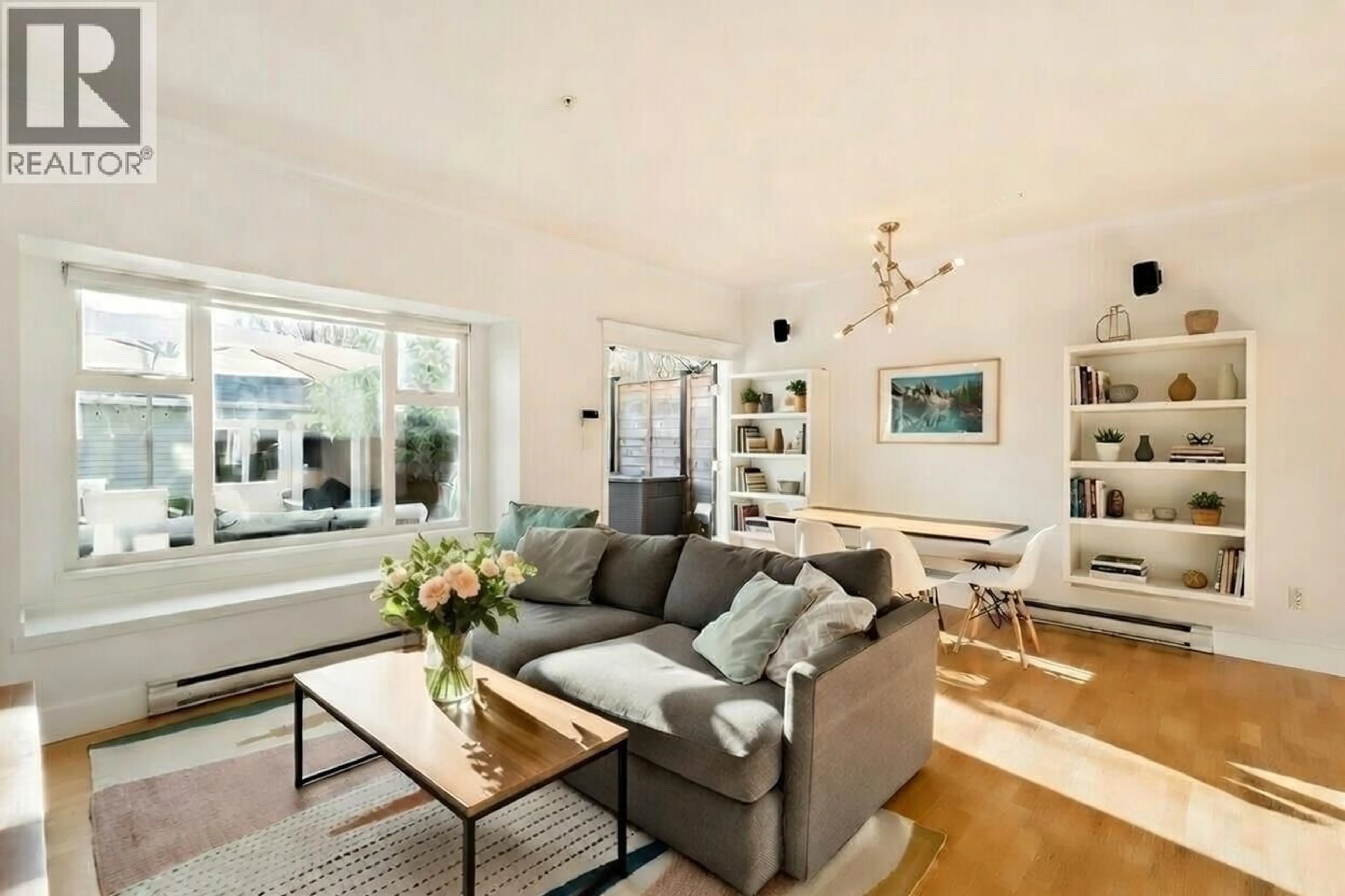 Living room with furniture, unknown for 888 UNION STREET, Vancouver British Columbia V6A2C4