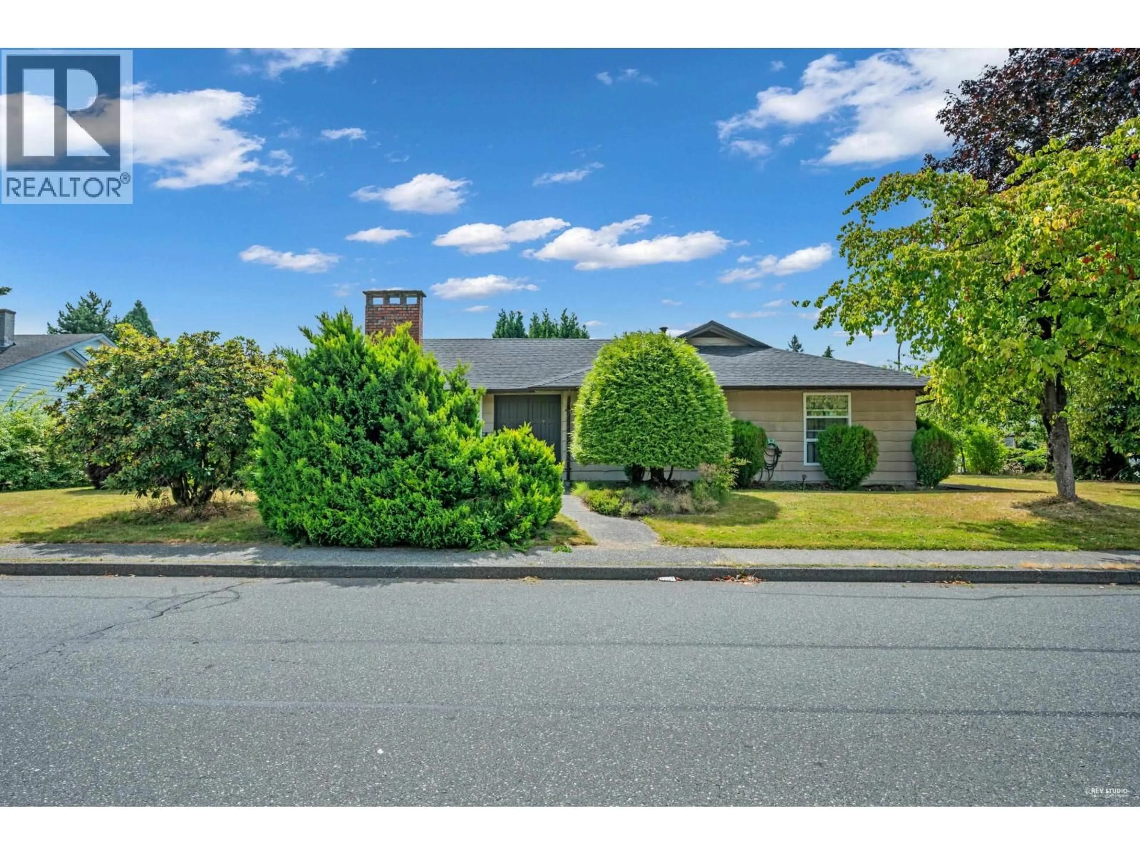 A pic from outside/outdoor area/front of a property/back of a property/a pic from drone, street for 11420 DANIELS ROAD, Richmond British Columbia V6X1M8