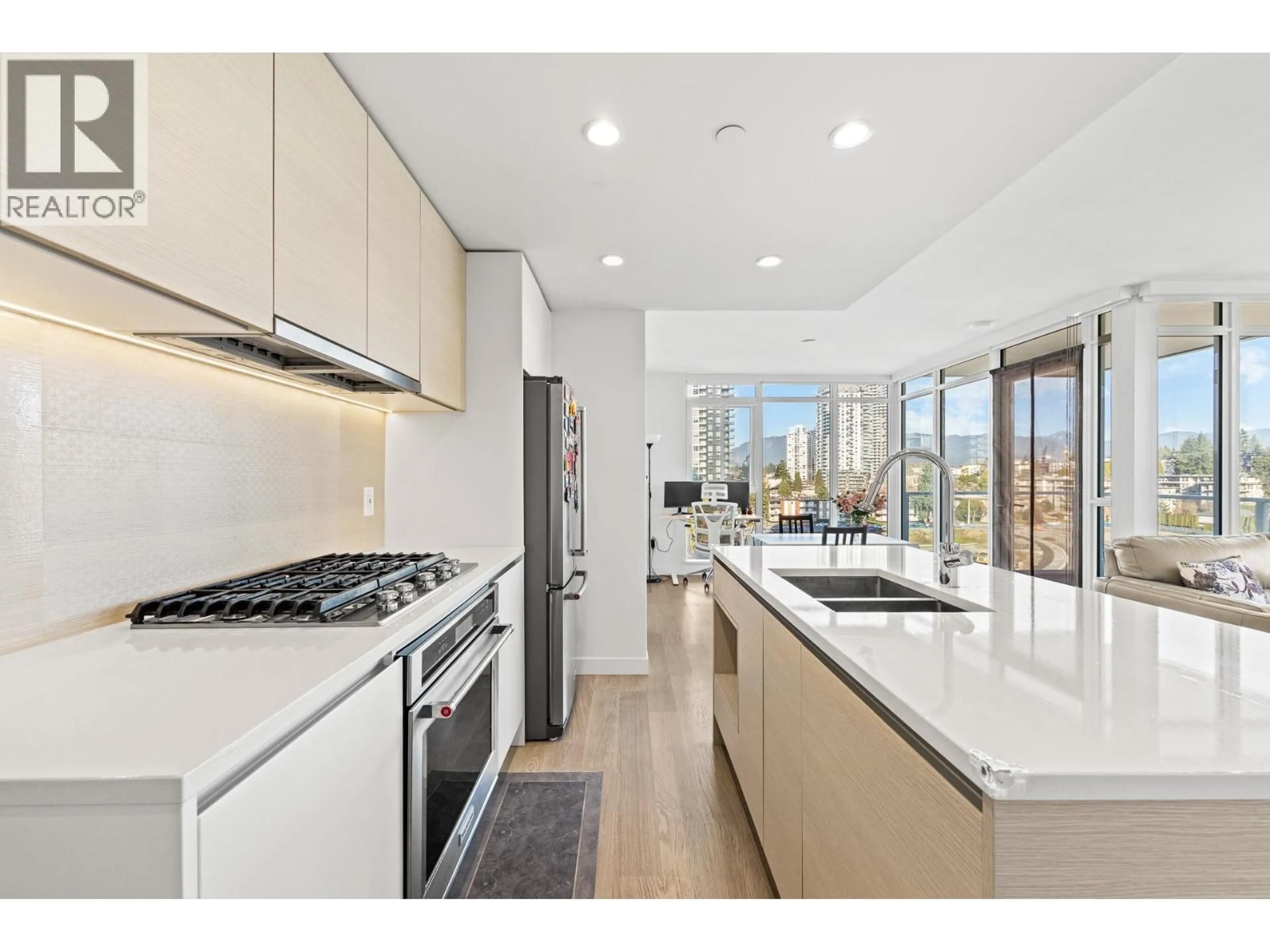 Open concept kitchen, unknown for 907 - 525 FOSTER AVENUE, Coquitlam British Columbia V3J0H6