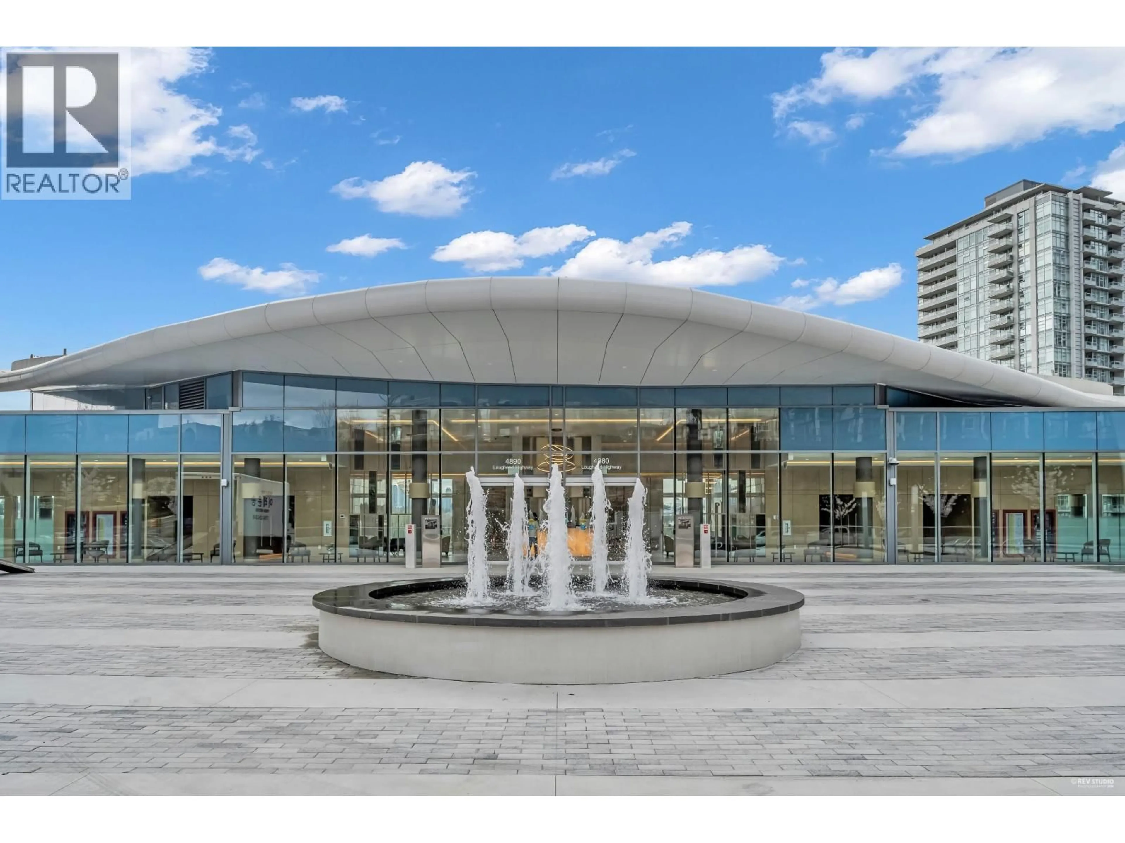 Indoor foyer for 1301 - 4880 LOUGHEED HIGHWAY, Burnaby British Columbia V5C0N1