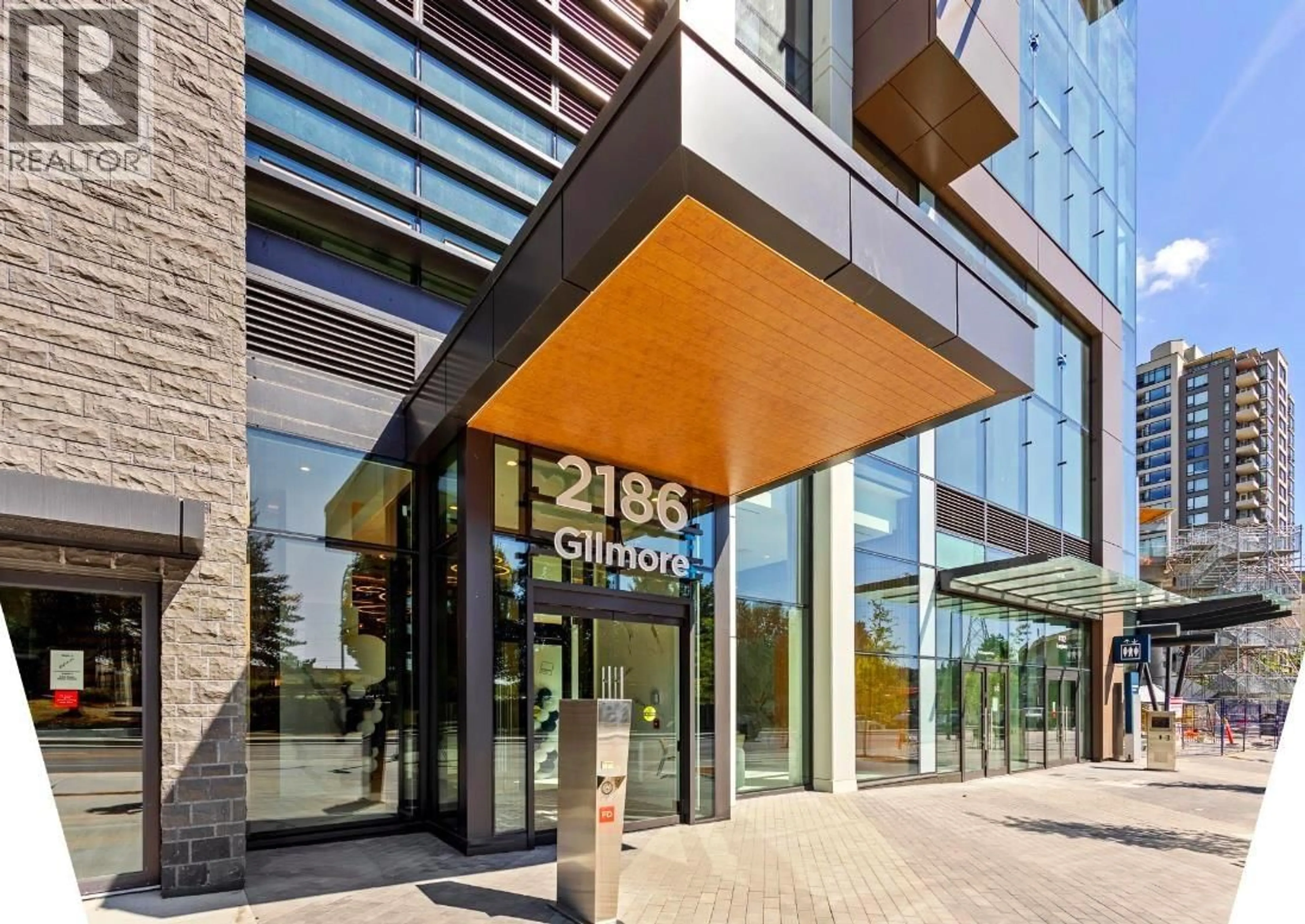 Indoor foyer for 4411 - 2108 GILMORE AVENUE, Burnaby British Columbia V5C0N8