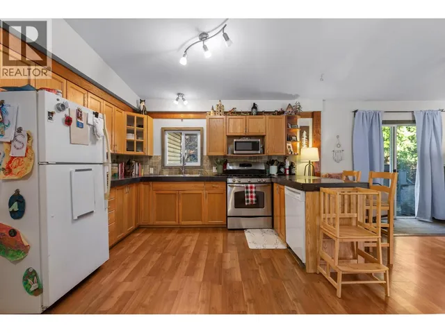 9245 PEMBERTON PORTAGE ROAD, D'Arcy 5