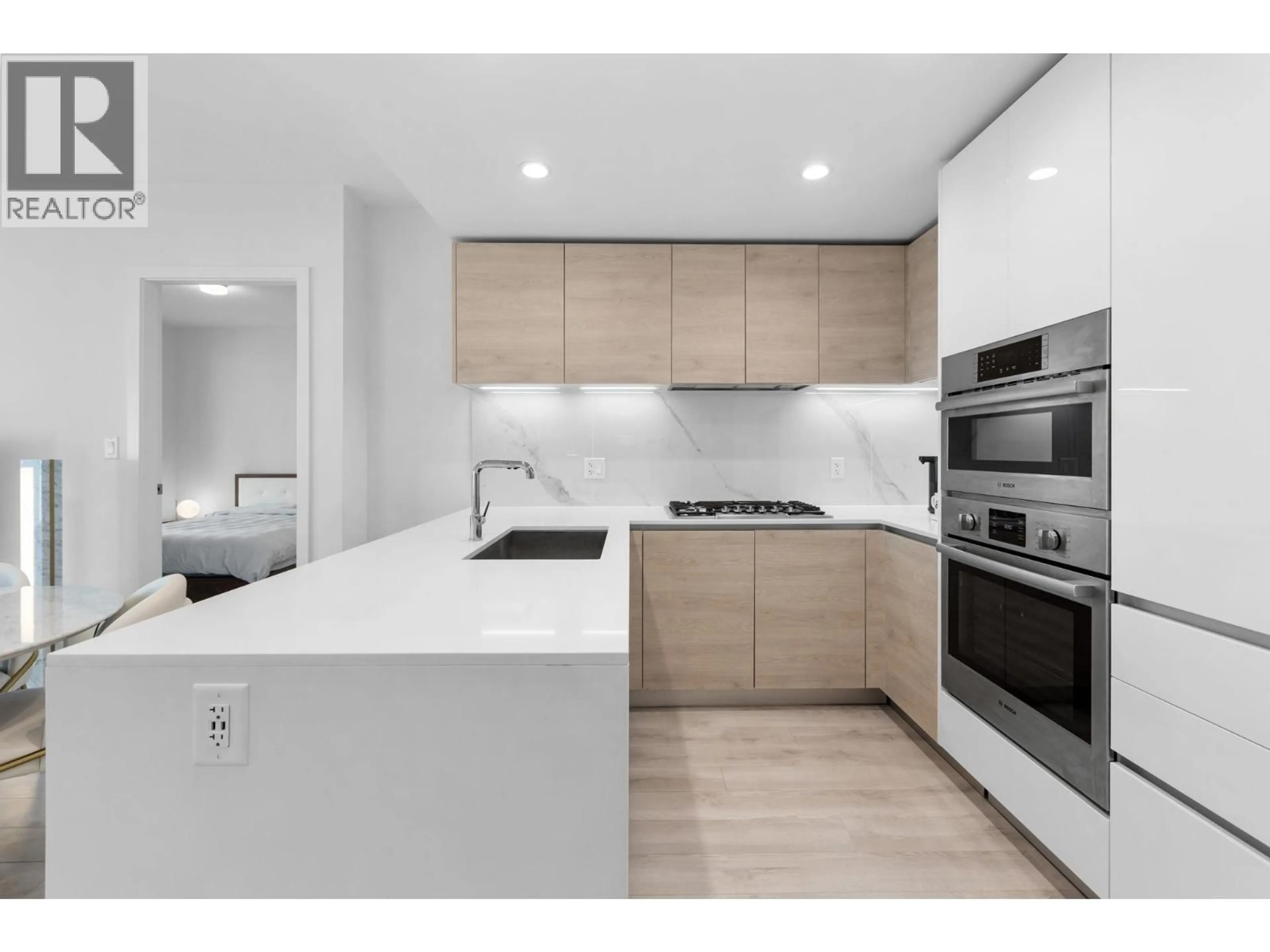 Unknown for 3405 - 2085 SKYLINE COURT, Burnaby British Columbia V5C0M6