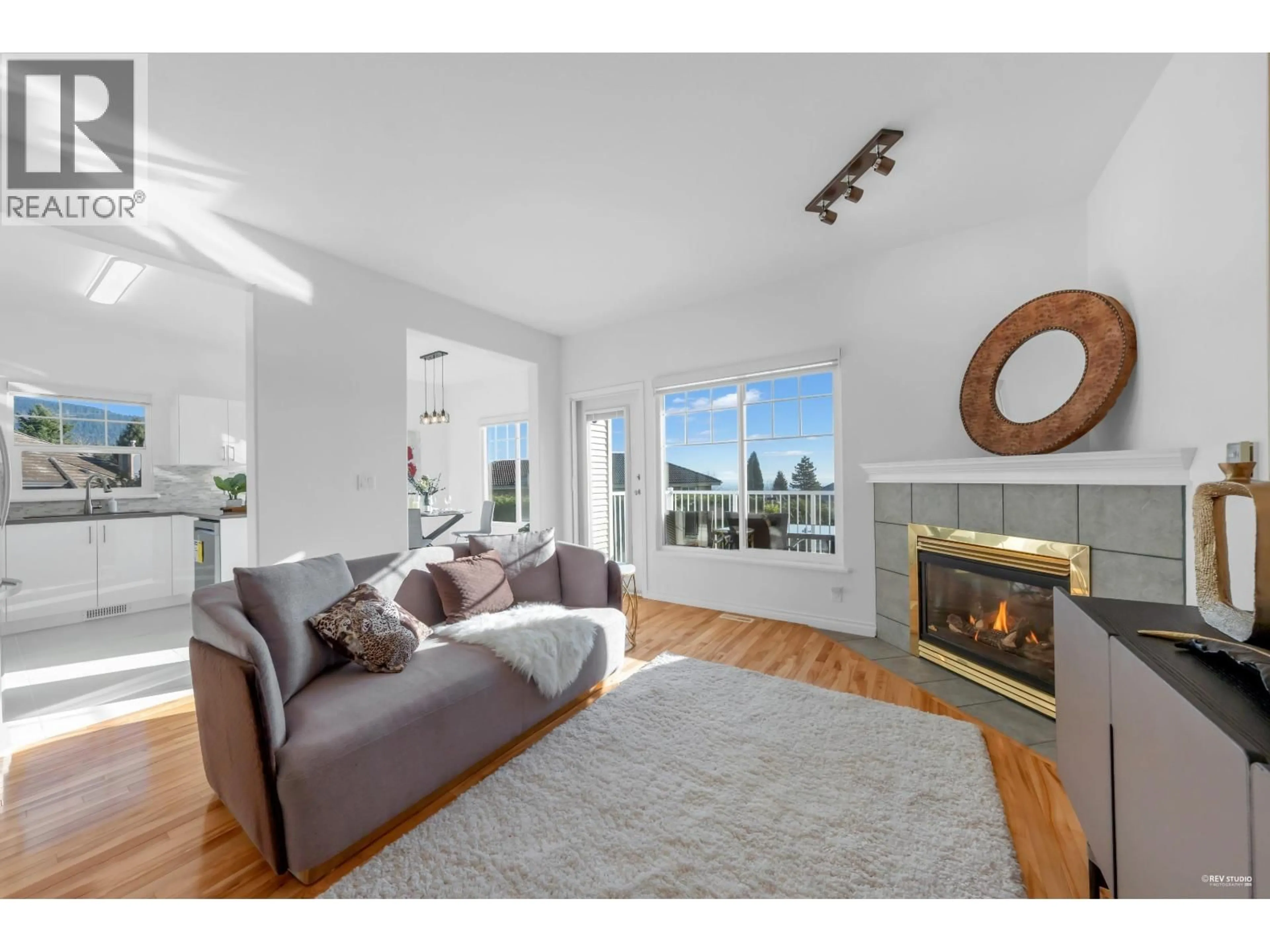 Living room with furniture, unknown for 38 - 1751 PADDOCK DRIVE, Coquitlam British Columbia V3E3M2