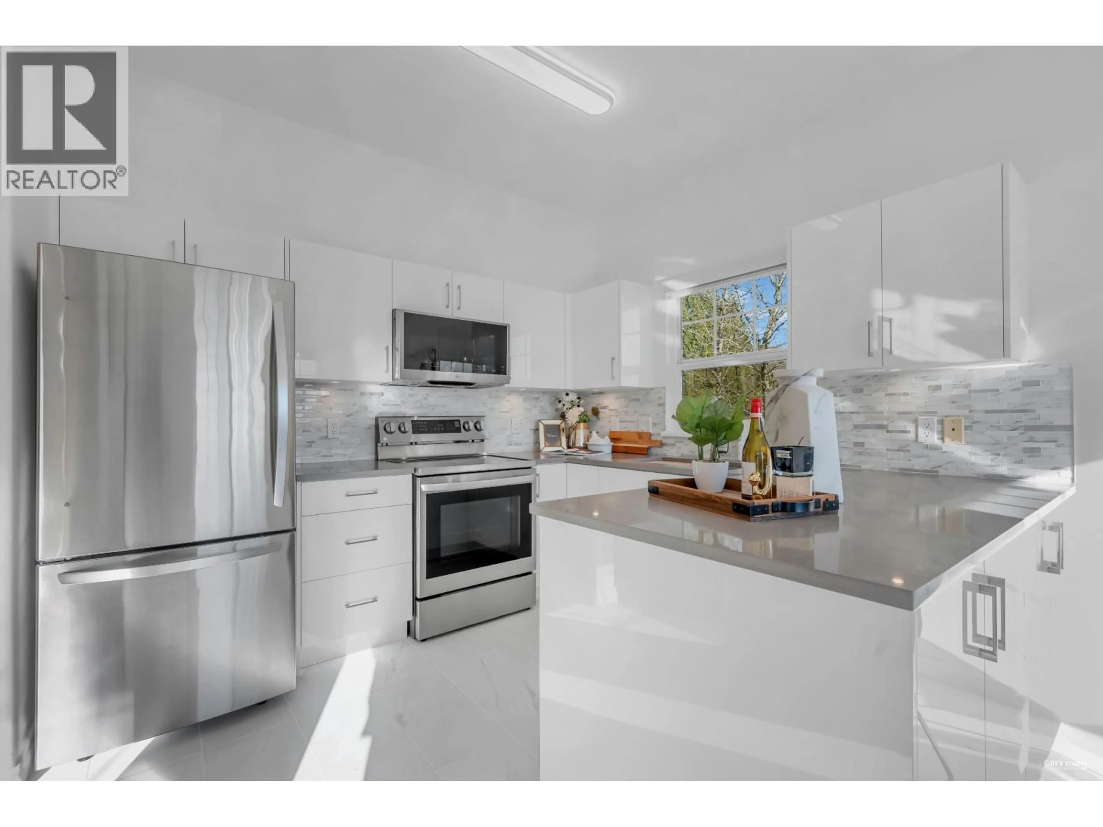 Open concept kitchen, ceramic/tile floor for 38 - 1751 PADDOCK DRIVE, Coquitlam British Columbia V3E3M2