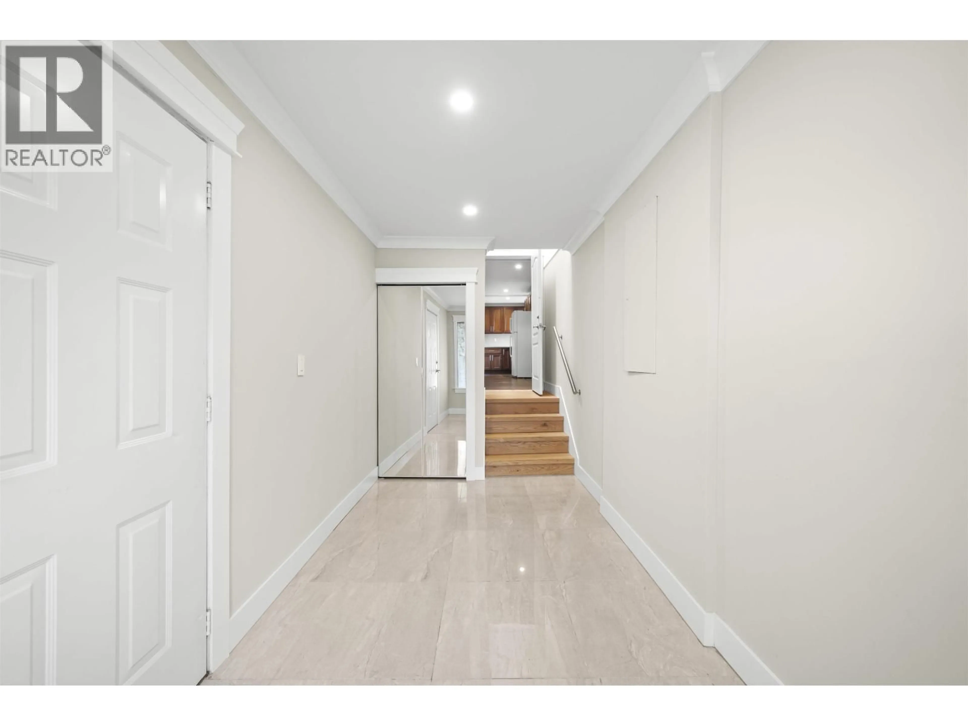 Indoor foyer for 19489 115A AVENUE, Pitt Meadows British Columbia V3Y1R5
