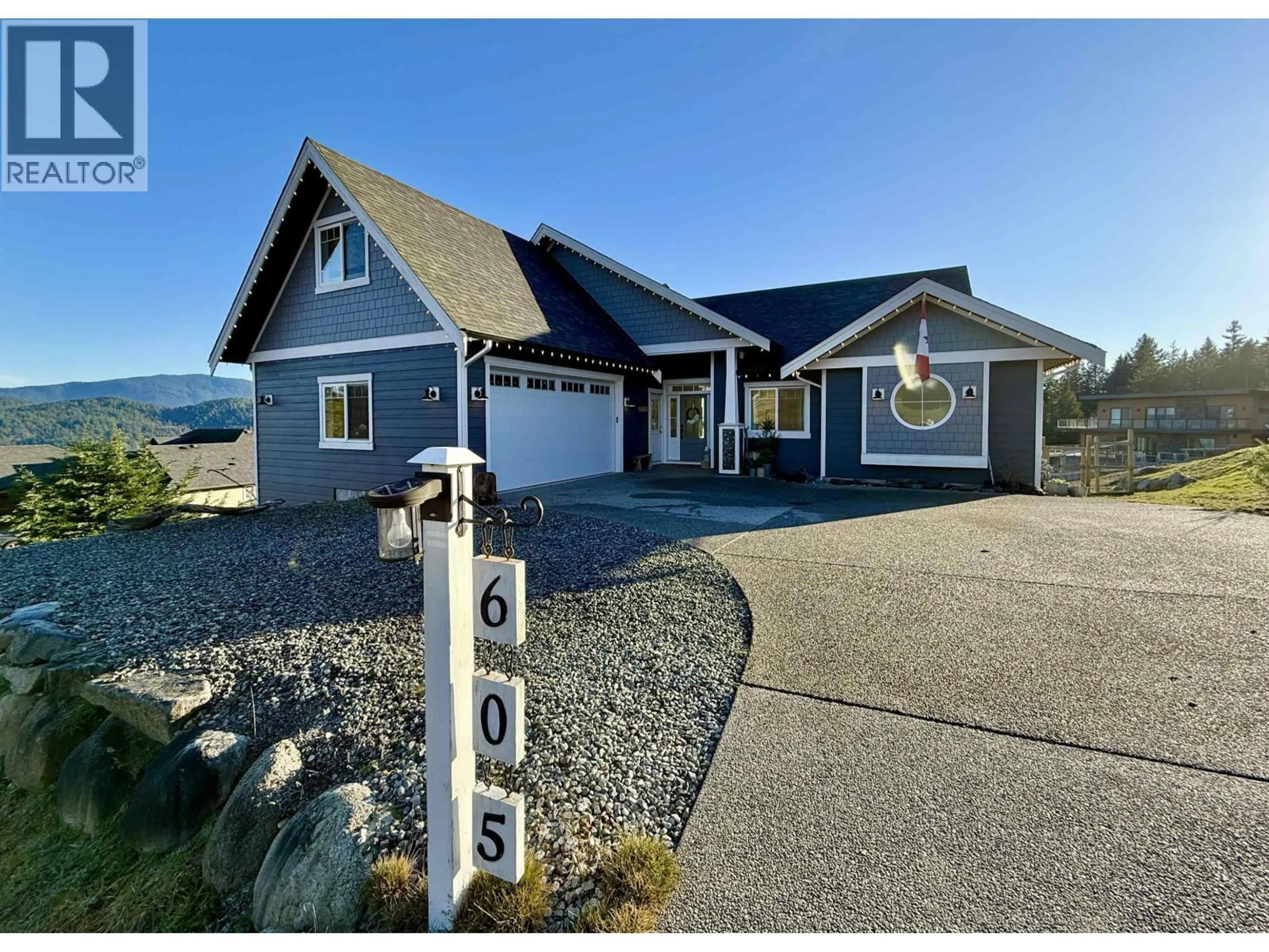 Home with vinyl exterior material, unknown for 605 WOODLAND AVENUE, Gibsons British Columbia V0N1V1