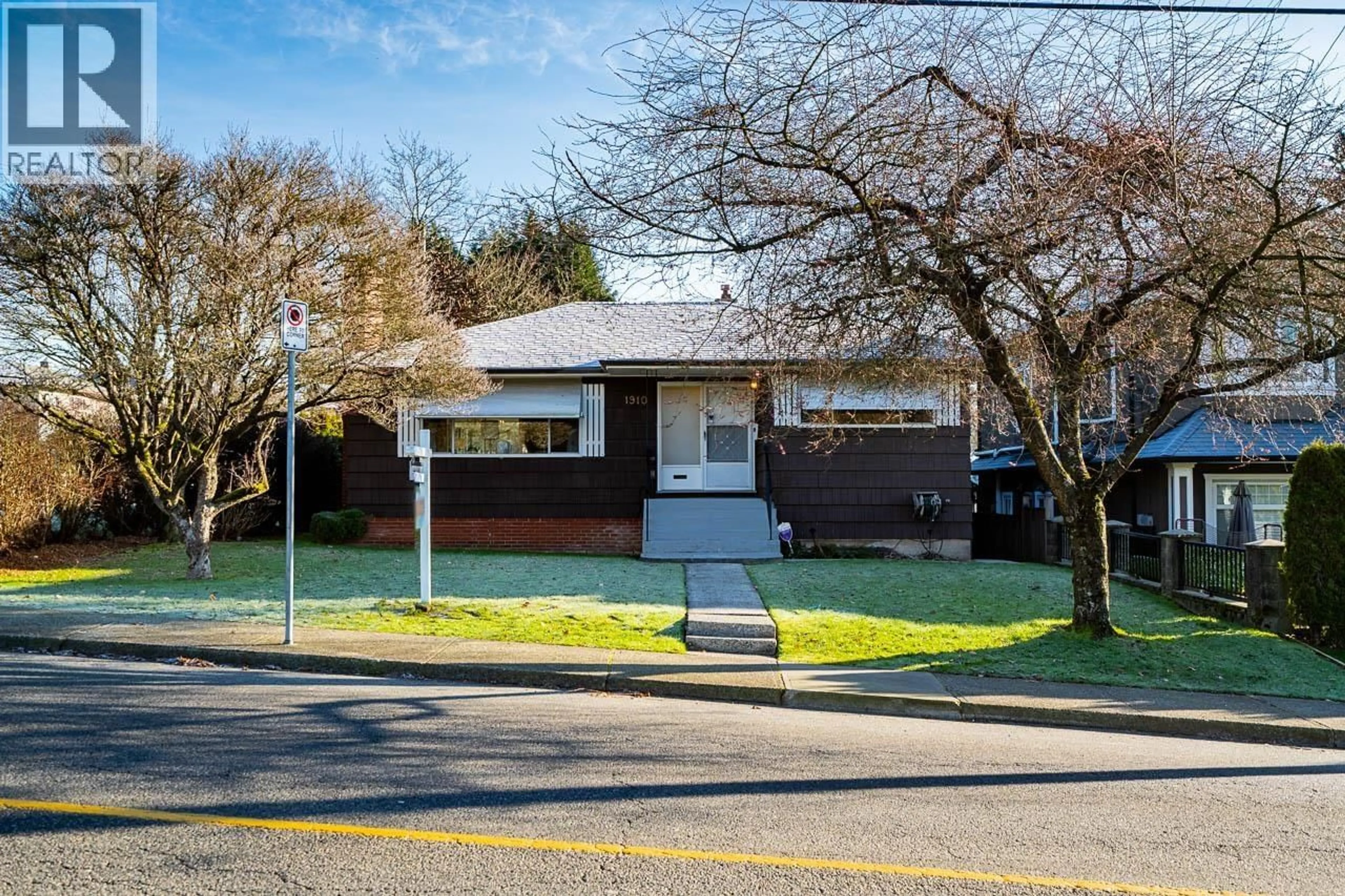 Home with brick exterior material, street for 1910 HOLDOM AVENUE, Burnaby British Columbia V5B3W3