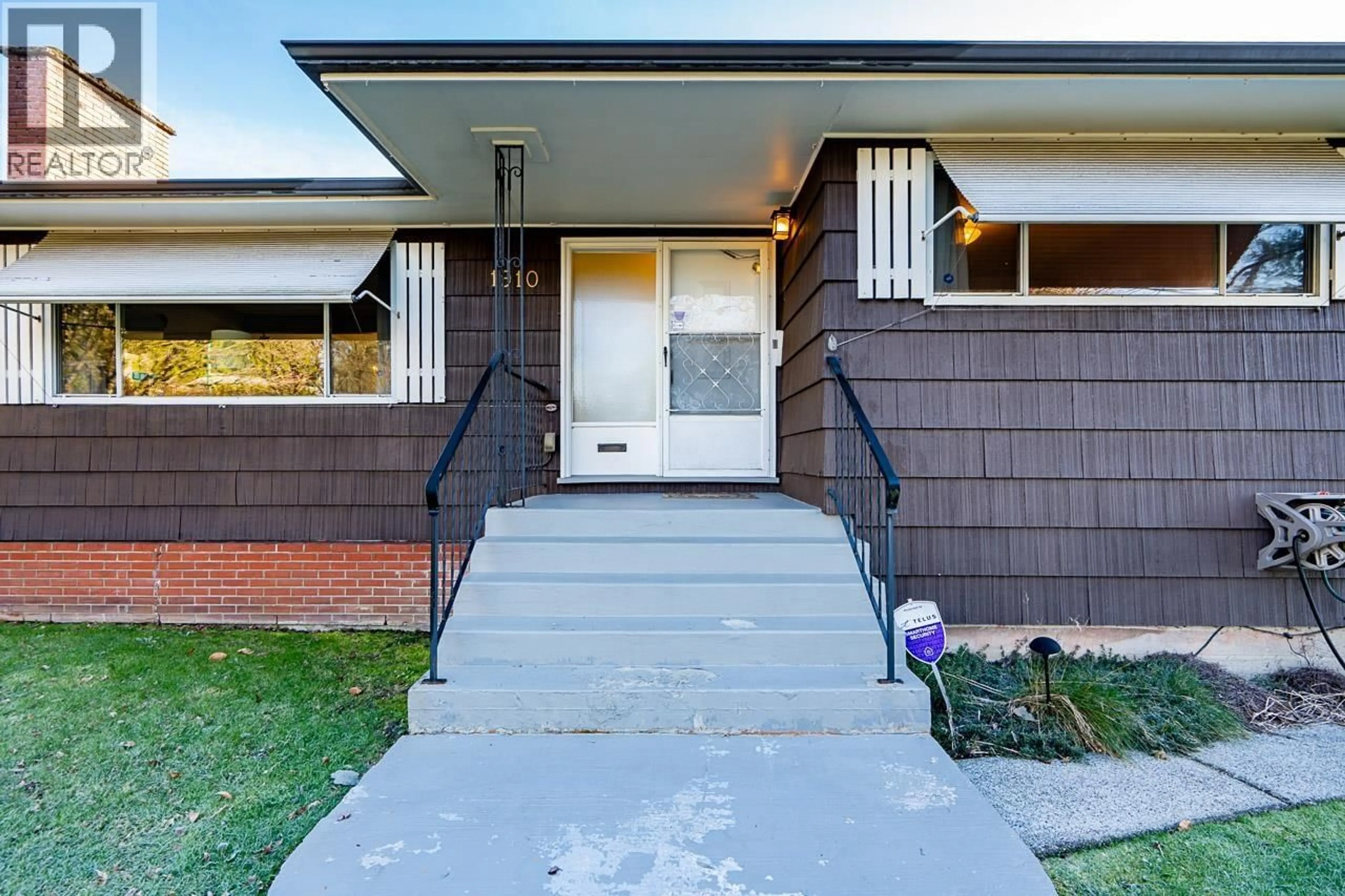 Home with brick exterior material, street for 1910 HOLDOM AVENUE, Burnaby British Columbia V5B3W3