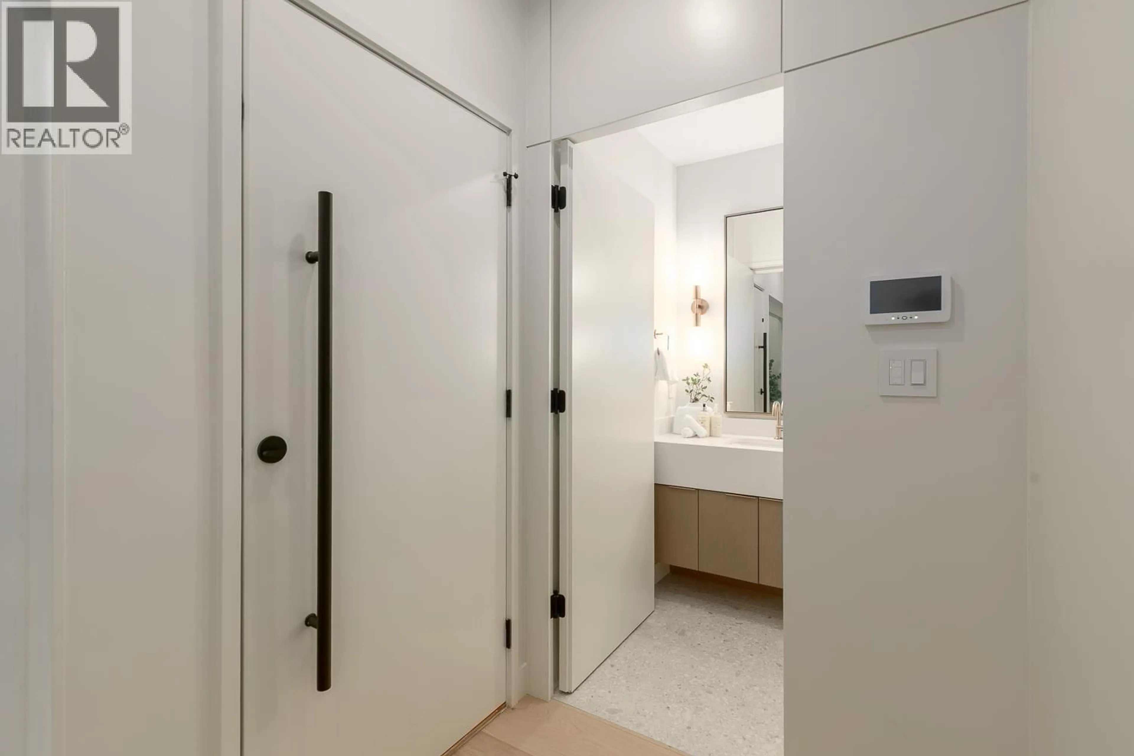 Unknown for 5405 WALES STREET, Vancouver British Columbia V5R3M9