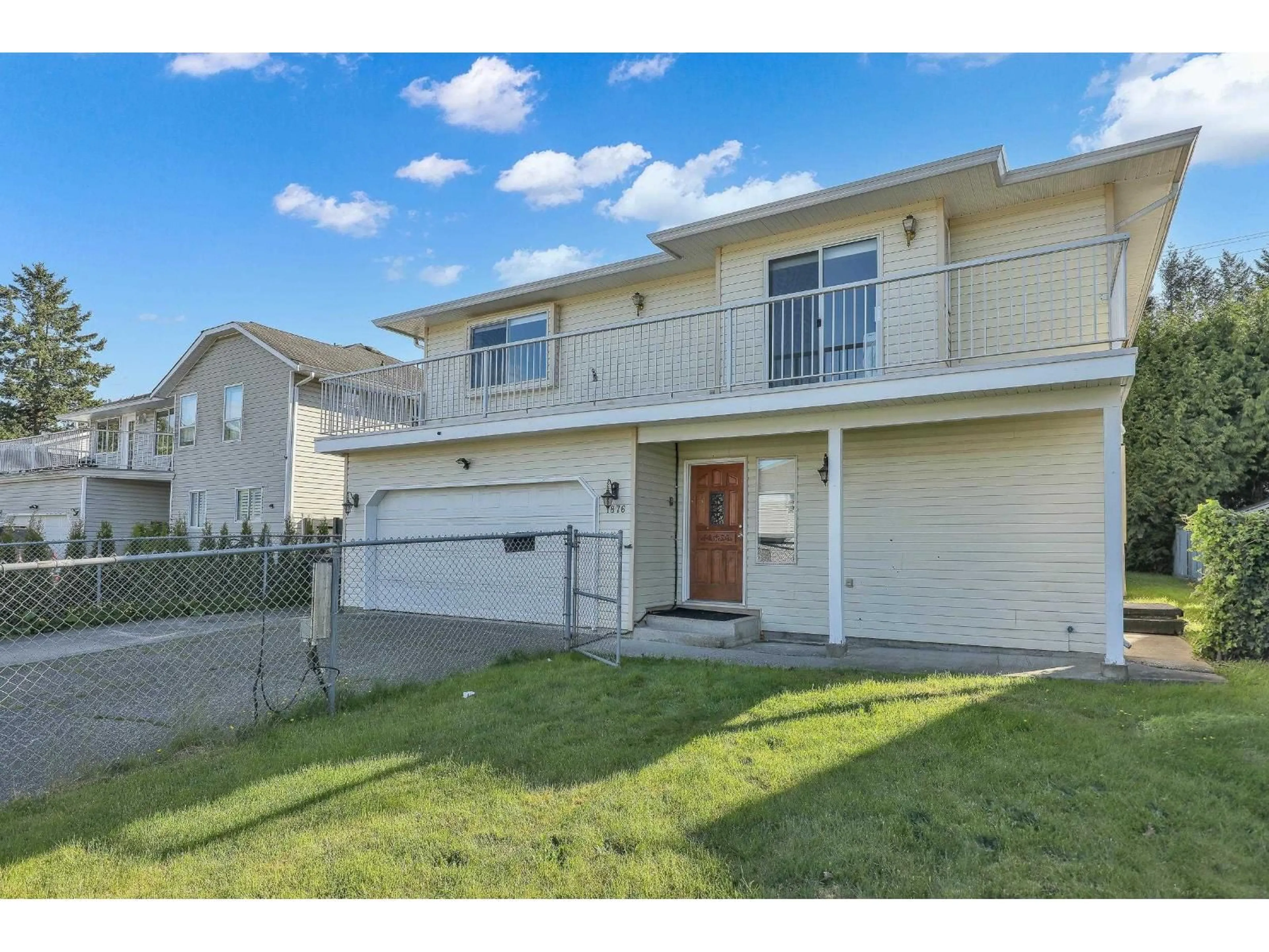 Home with vinyl exterior material, street for 1876 KING GEORGE BOULEVARD, Surrey British Columbia V4A5A1