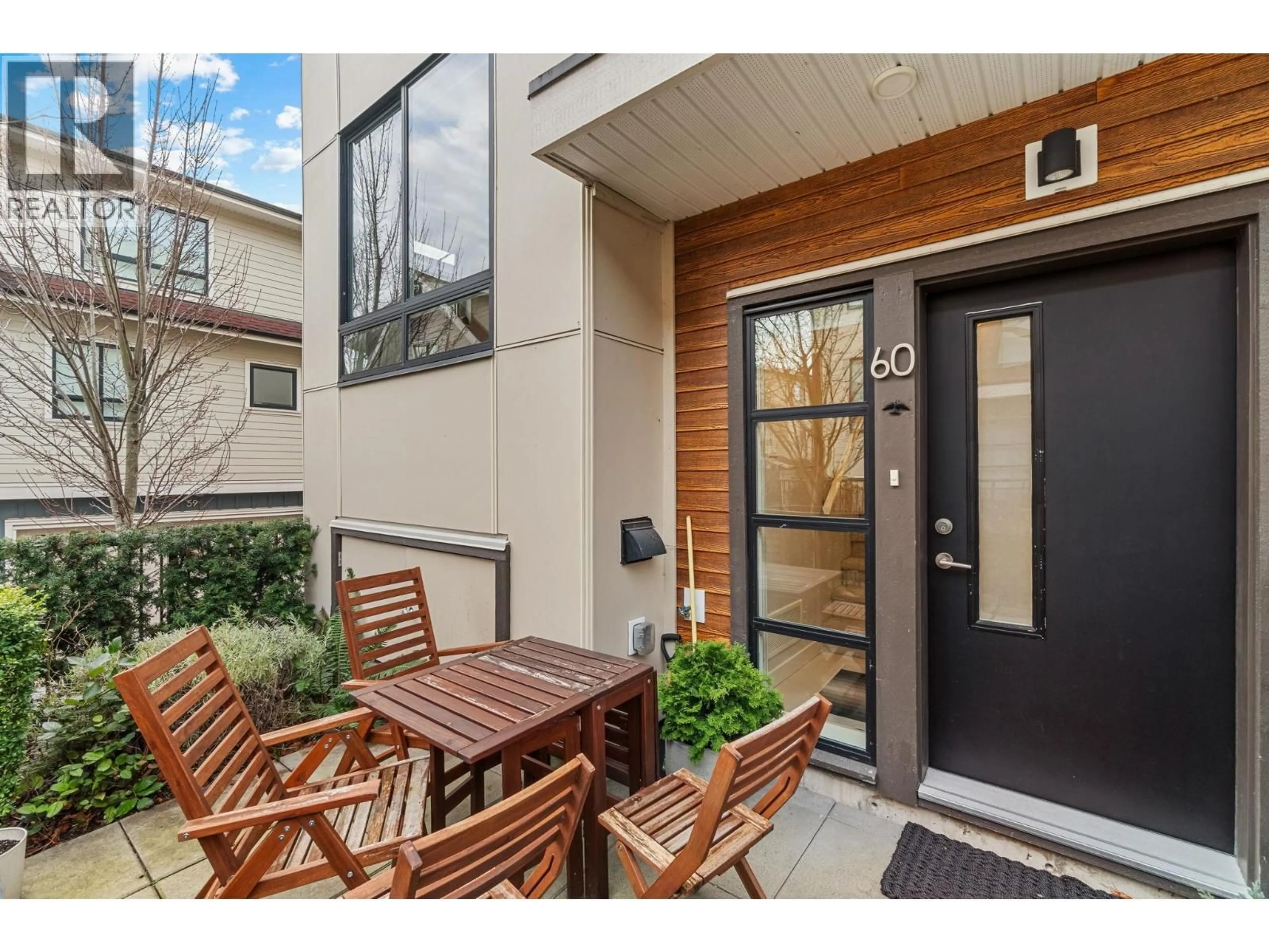 Indoor entryway for 60 - 10199 RIVER DRIVE, Richmond British Columbia V6X1Z2