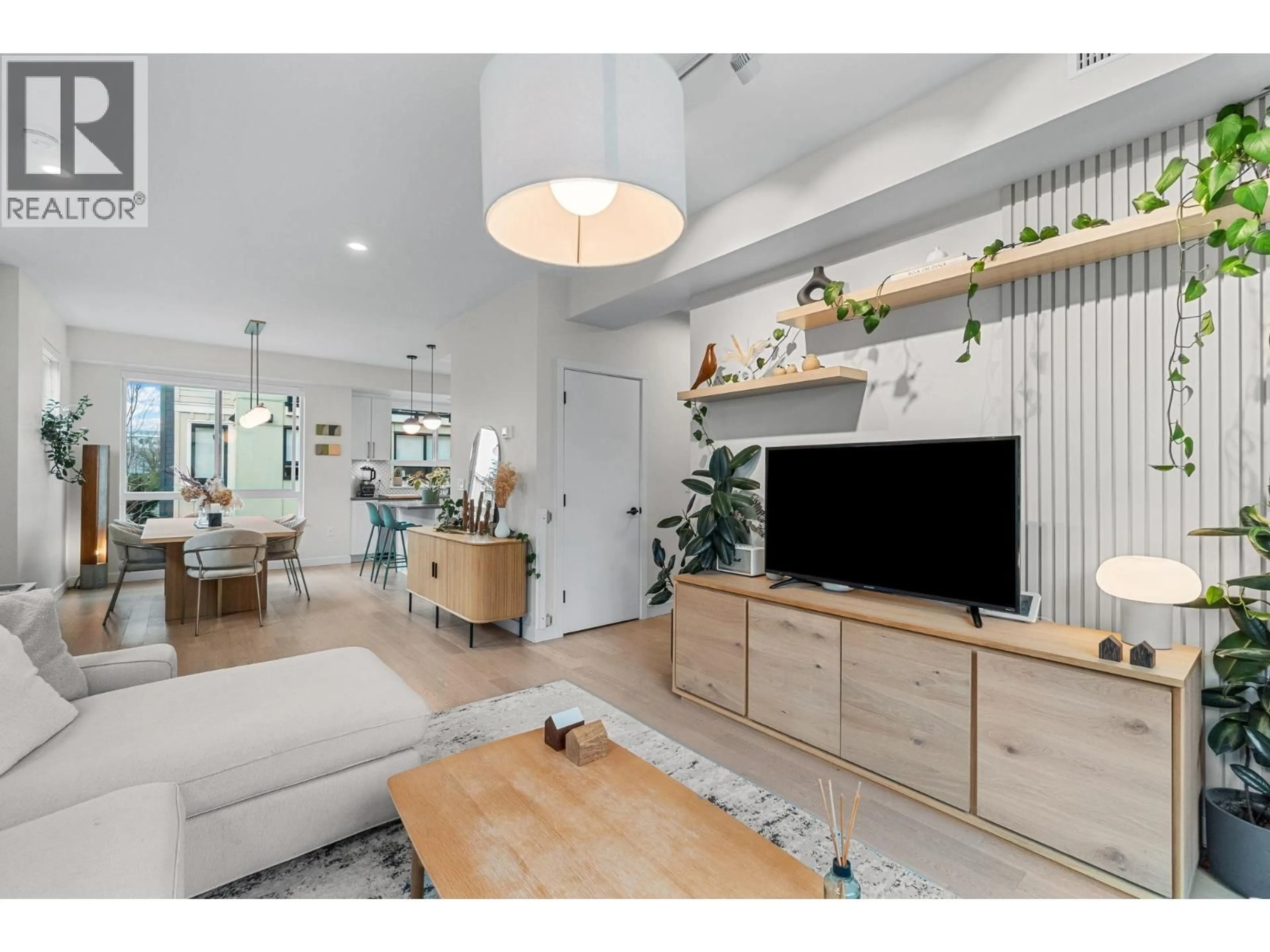 Living room with furniture, unknown for 60 - 10199 RIVER DRIVE, Richmond British Columbia V6X1Z2