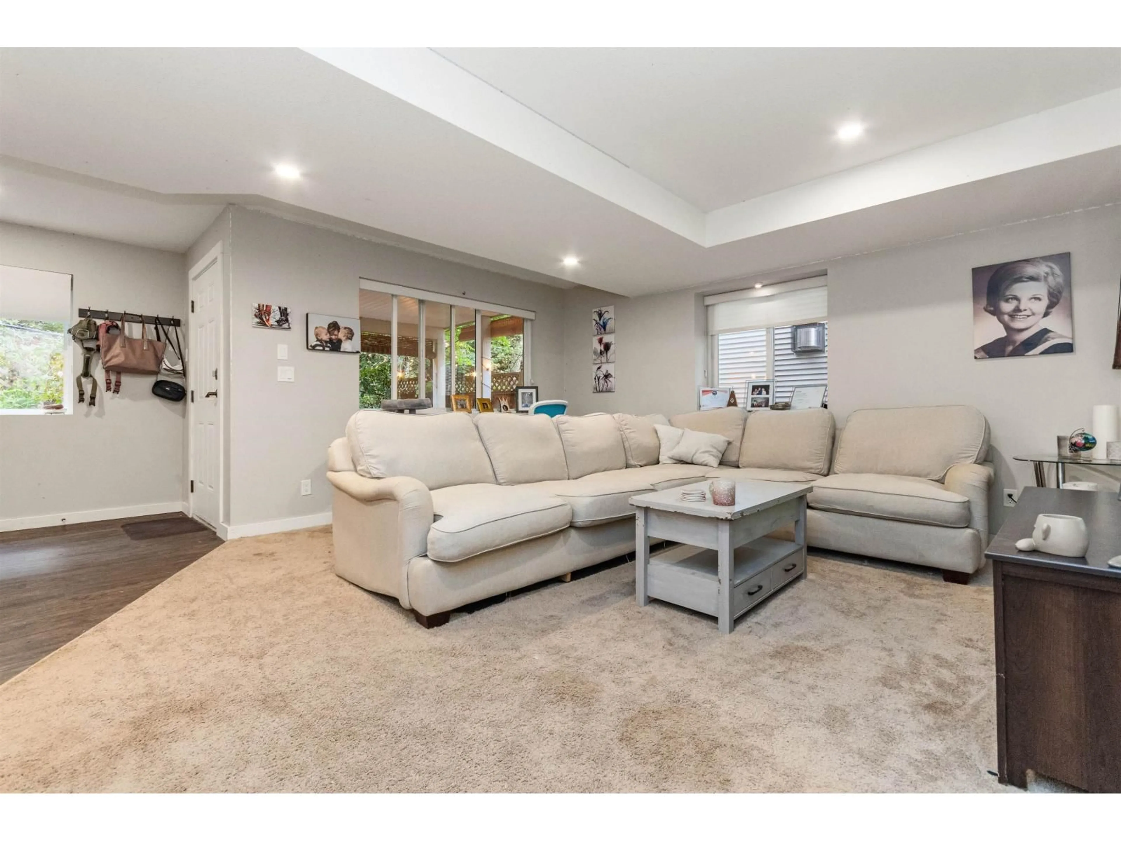 Living room with furniture, unknown for 5583 THOM CREEK DRIVE, Chilliwack British Columbia V2R5Z6