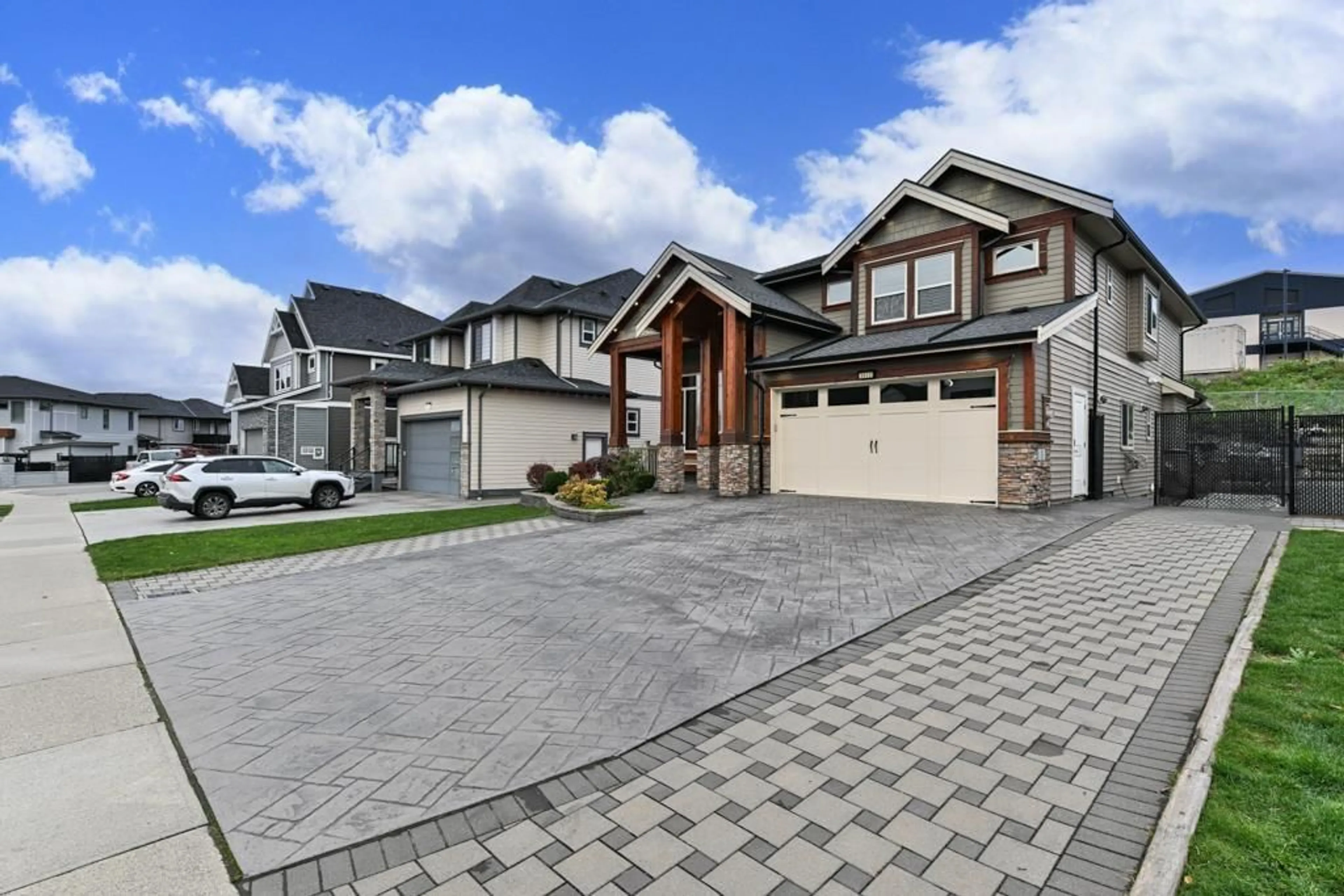 Home with brick exterior material, street for 3412 HEADWATER PLACE, Abbotsford British Columbia V2T0G4