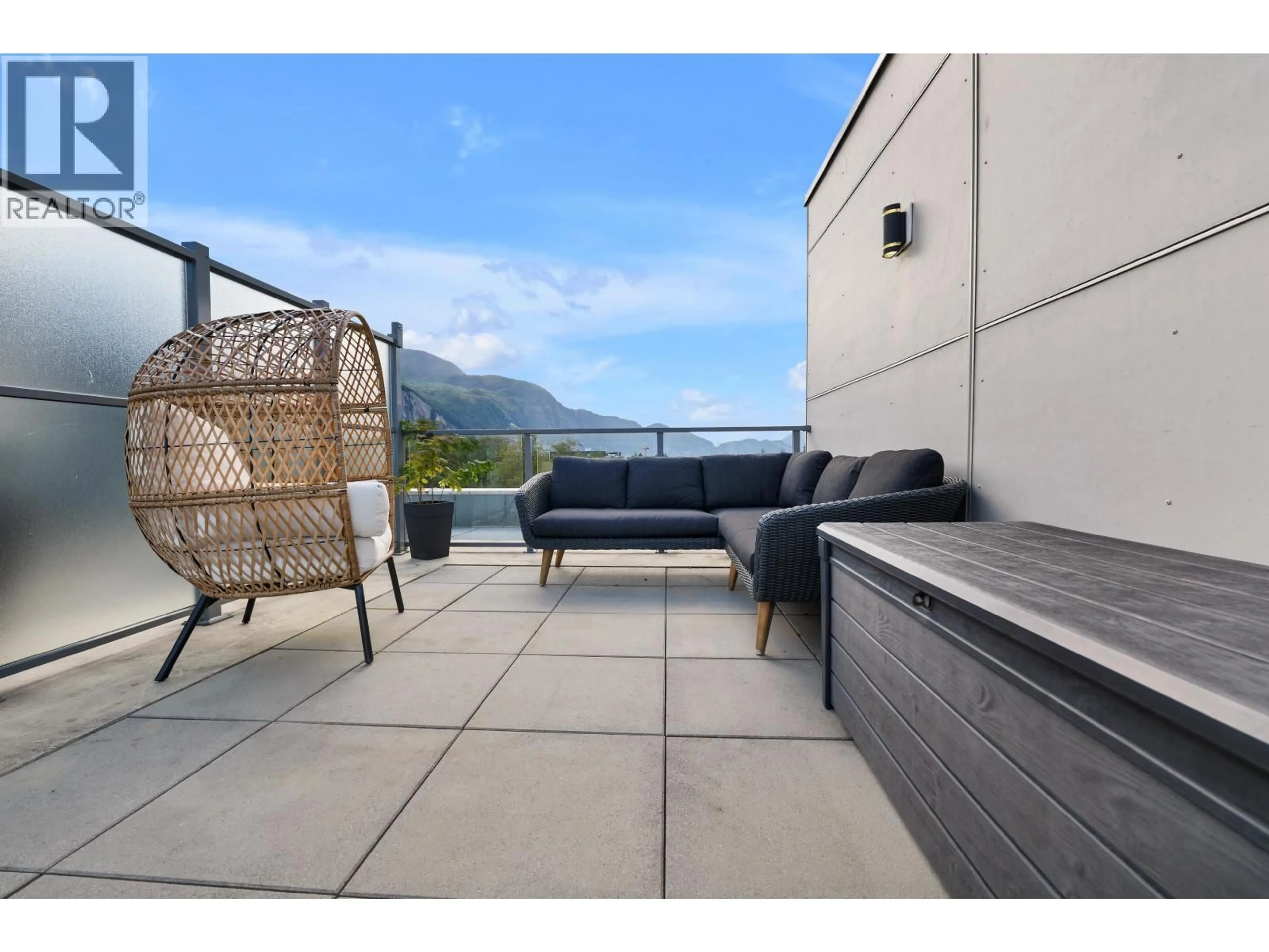 Patio, mountain view for 448 - 38362 BUCKLEY AVENUE, Squamish British Columbia V8B0J8
