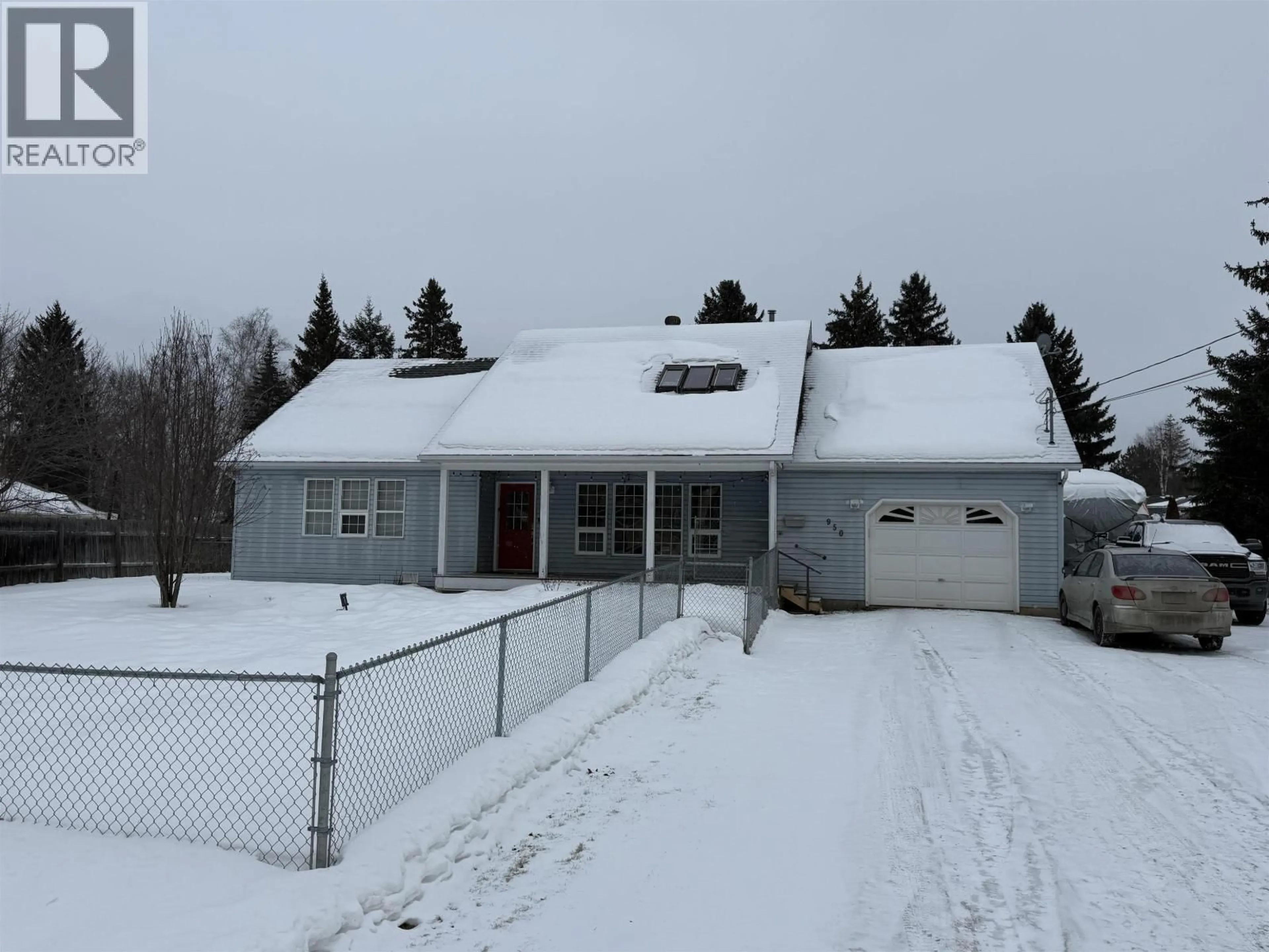 A pic from outside/outdoor area/front of a property/back of a property/a pic from drone, street for 950 LAUREL ROAD, Quesnel British Columbia V2J5V4
