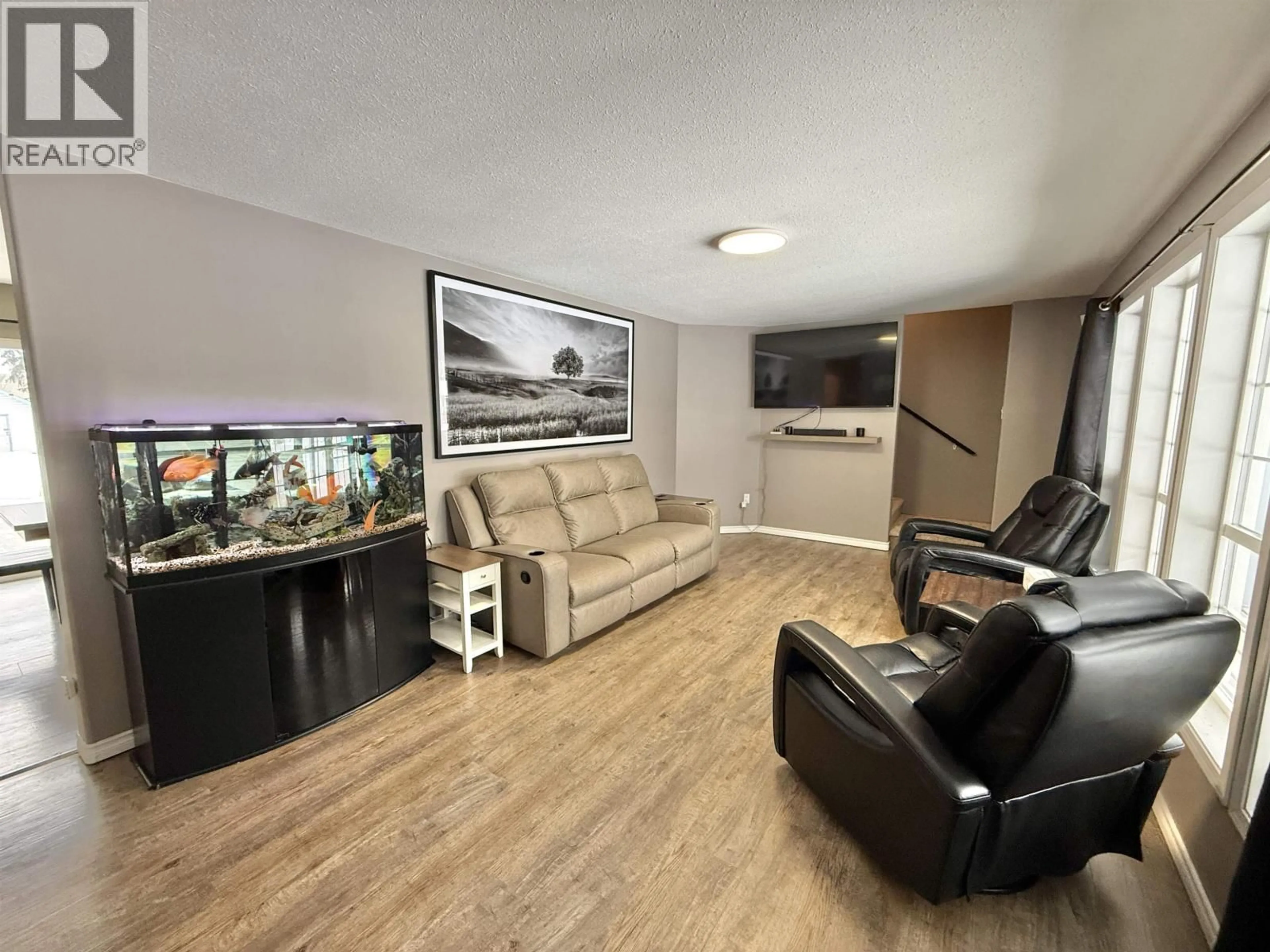 Living room with furniture, unknown for 950 LAUREL ROAD, Quesnel British Columbia V2J5V4