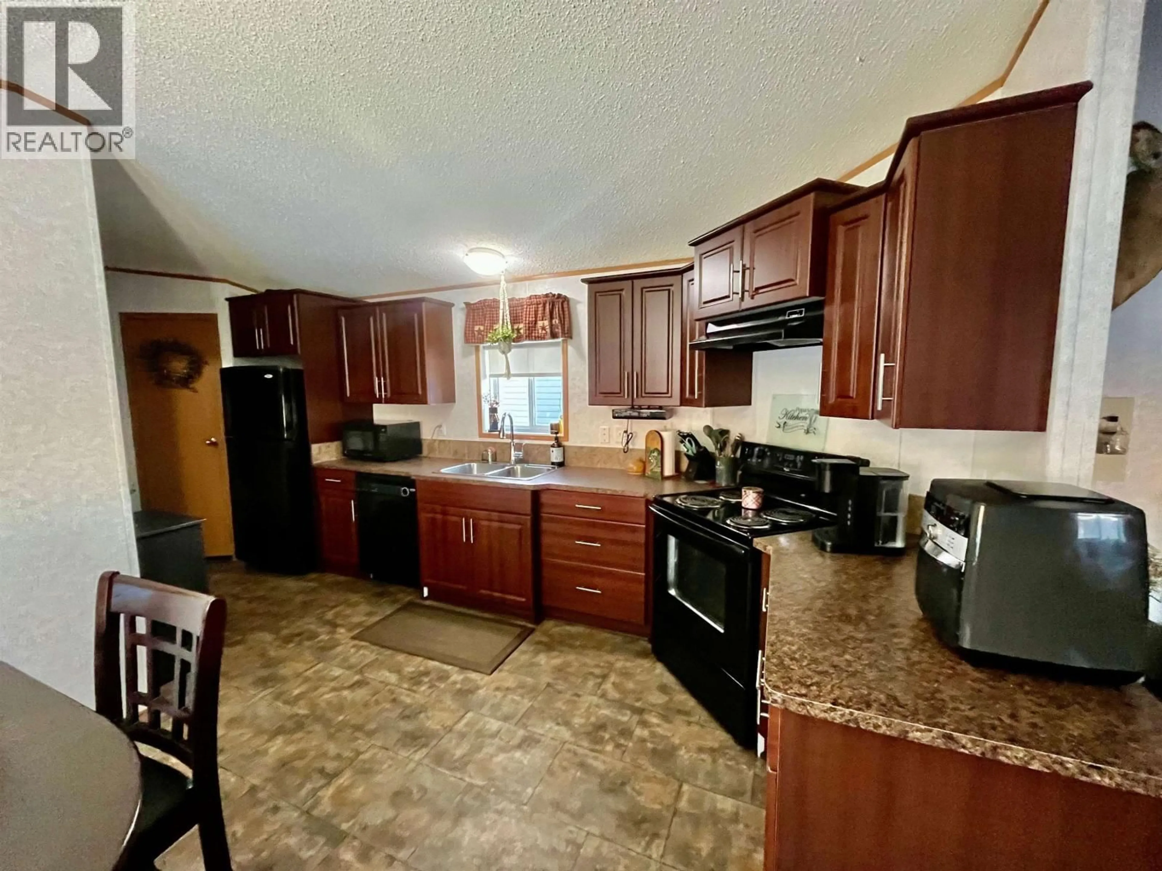 Standard kitchen, unknown for 8112 85A AVENUE, Fort St. John British Columbia V1J0H7