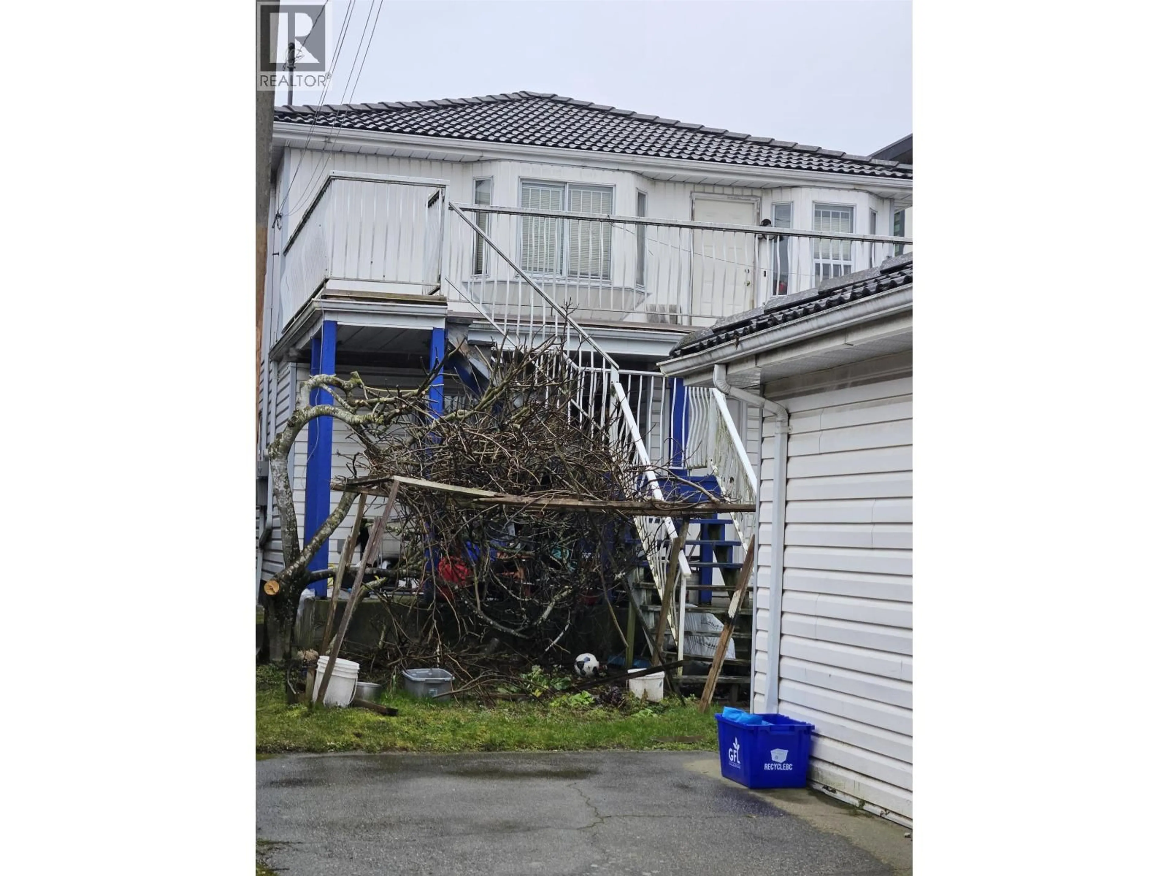 Unknown for 912 57TH AVENUE, Vancouver British Columbia V5X1T5