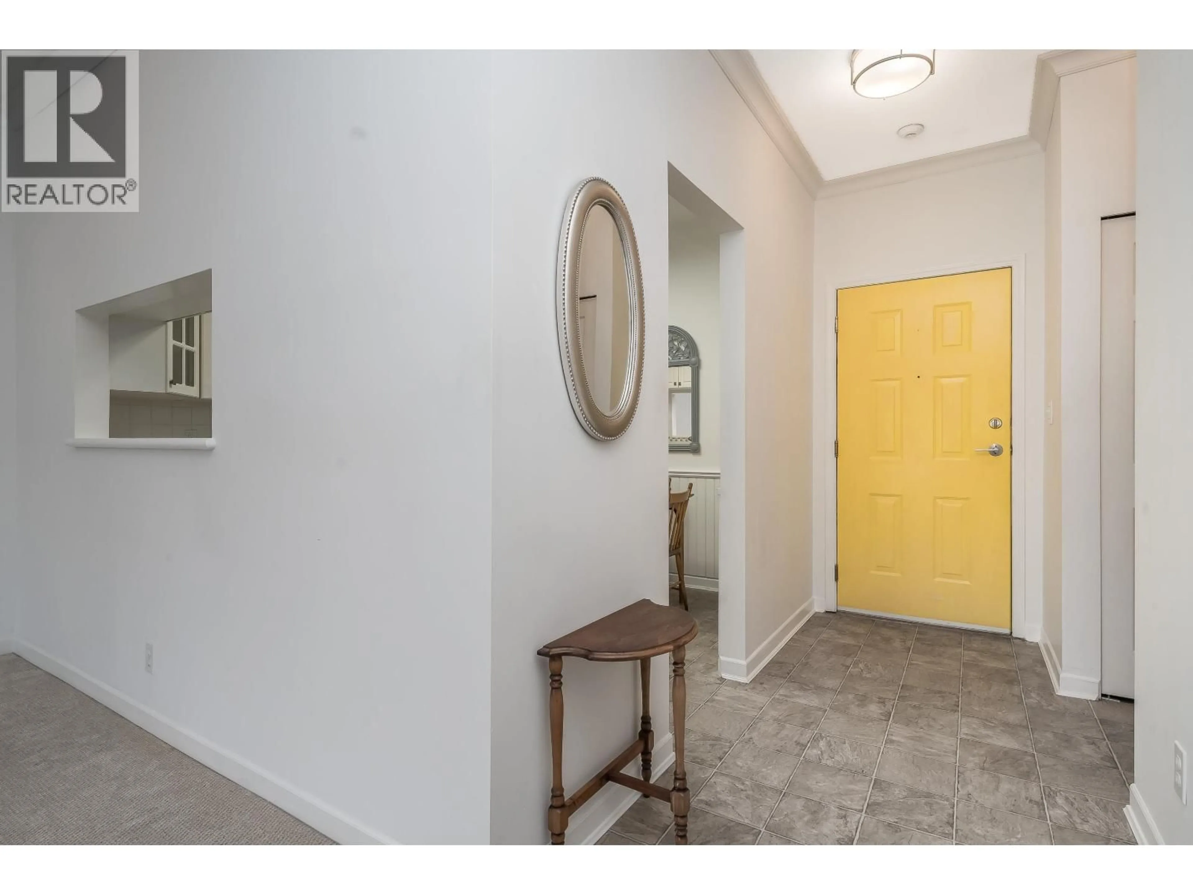 Indoor entryway for 305 - 4728 53 STREET, Delta British Columbia V4K2Z1