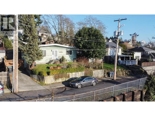 333 LOUELLEN STREET, New Westminster 2