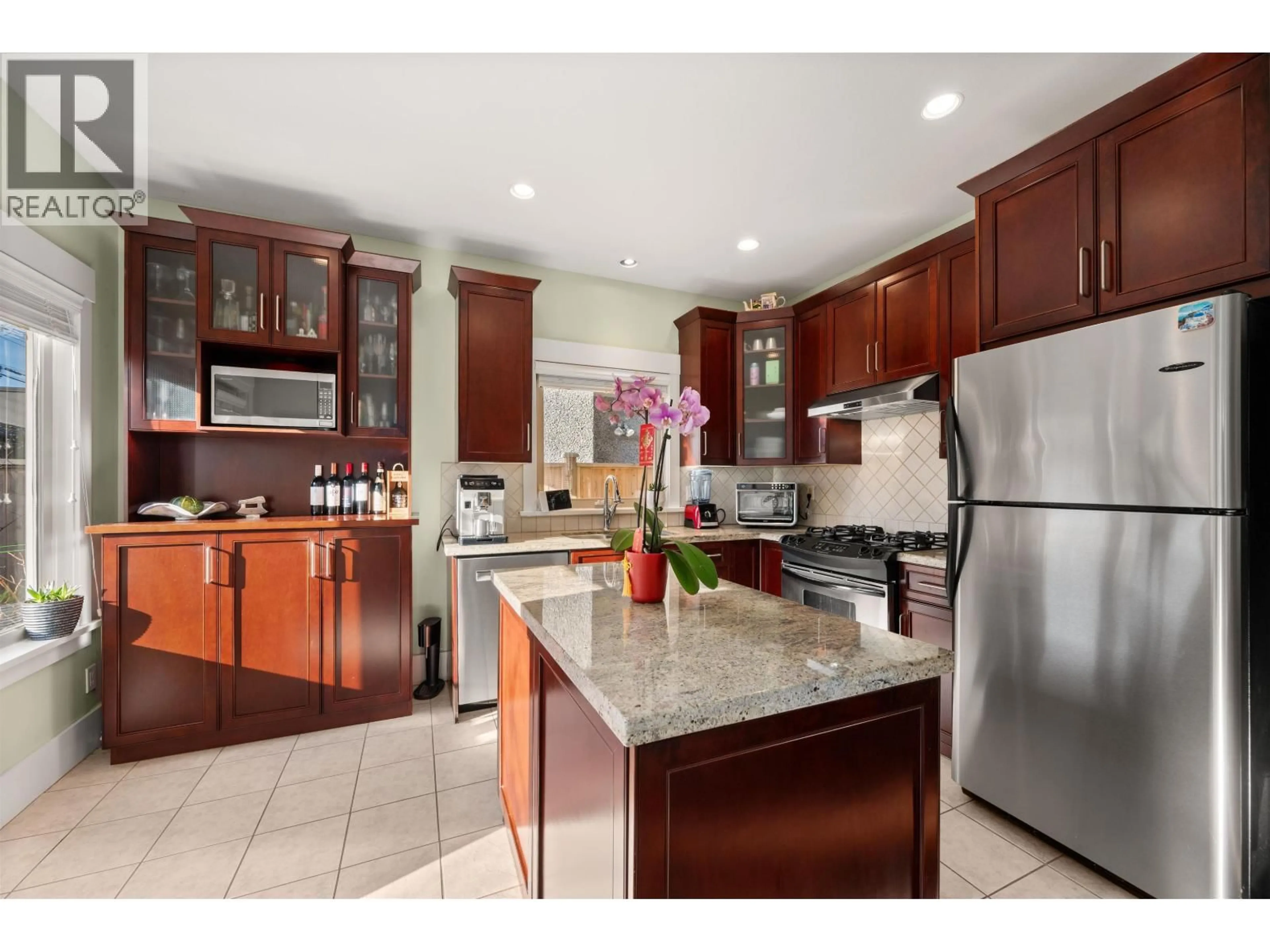 Open concept kitchen, ceramic/tile floor for 720 68TH AVENUE, Vancouver British Columbia V6P2T9