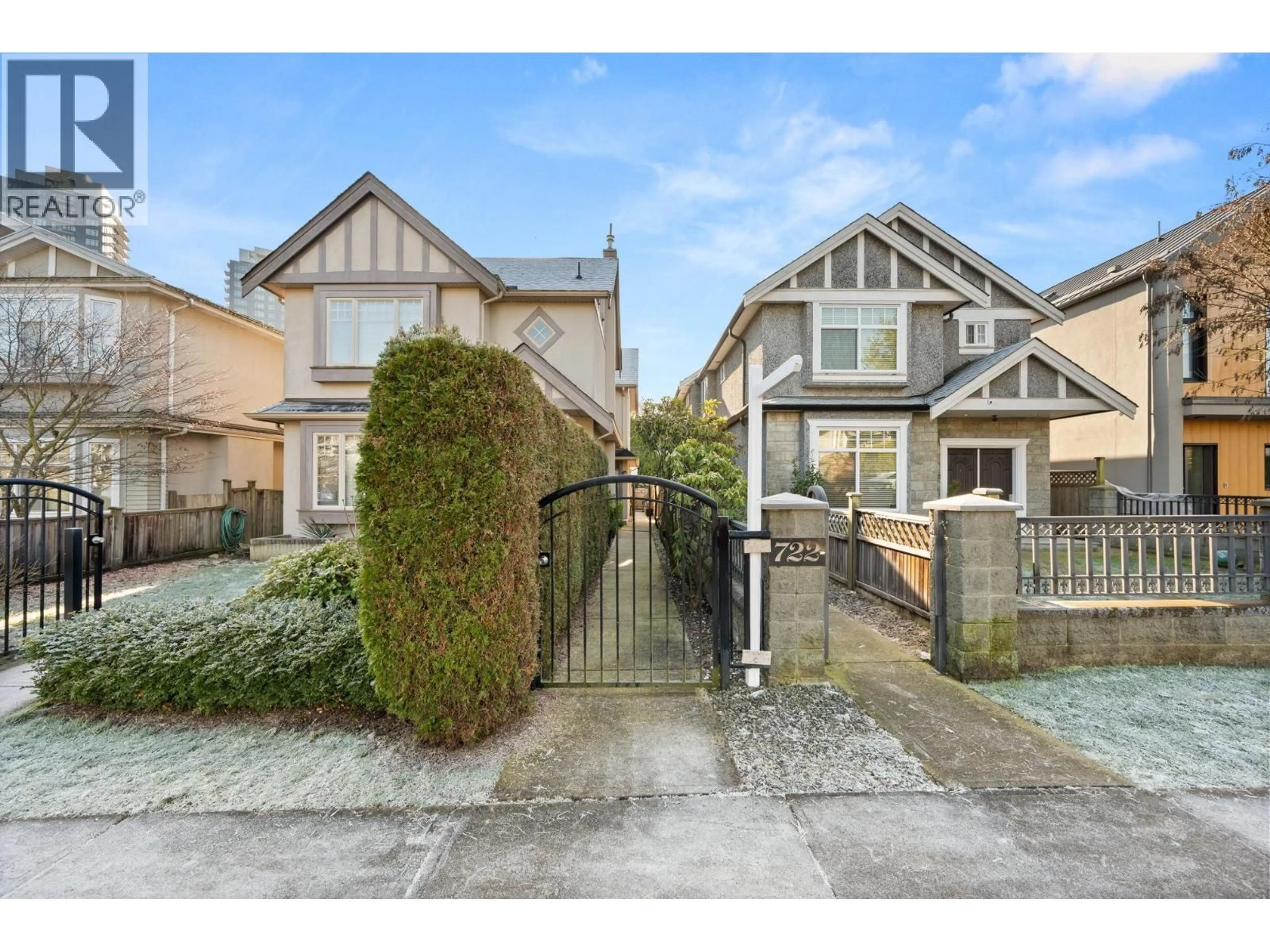 A pic from outside/outdoor area/front of a property/back of a property/a pic from drone, street for 720 68TH AVENUE, Vancouver British Columbia V6P2T9