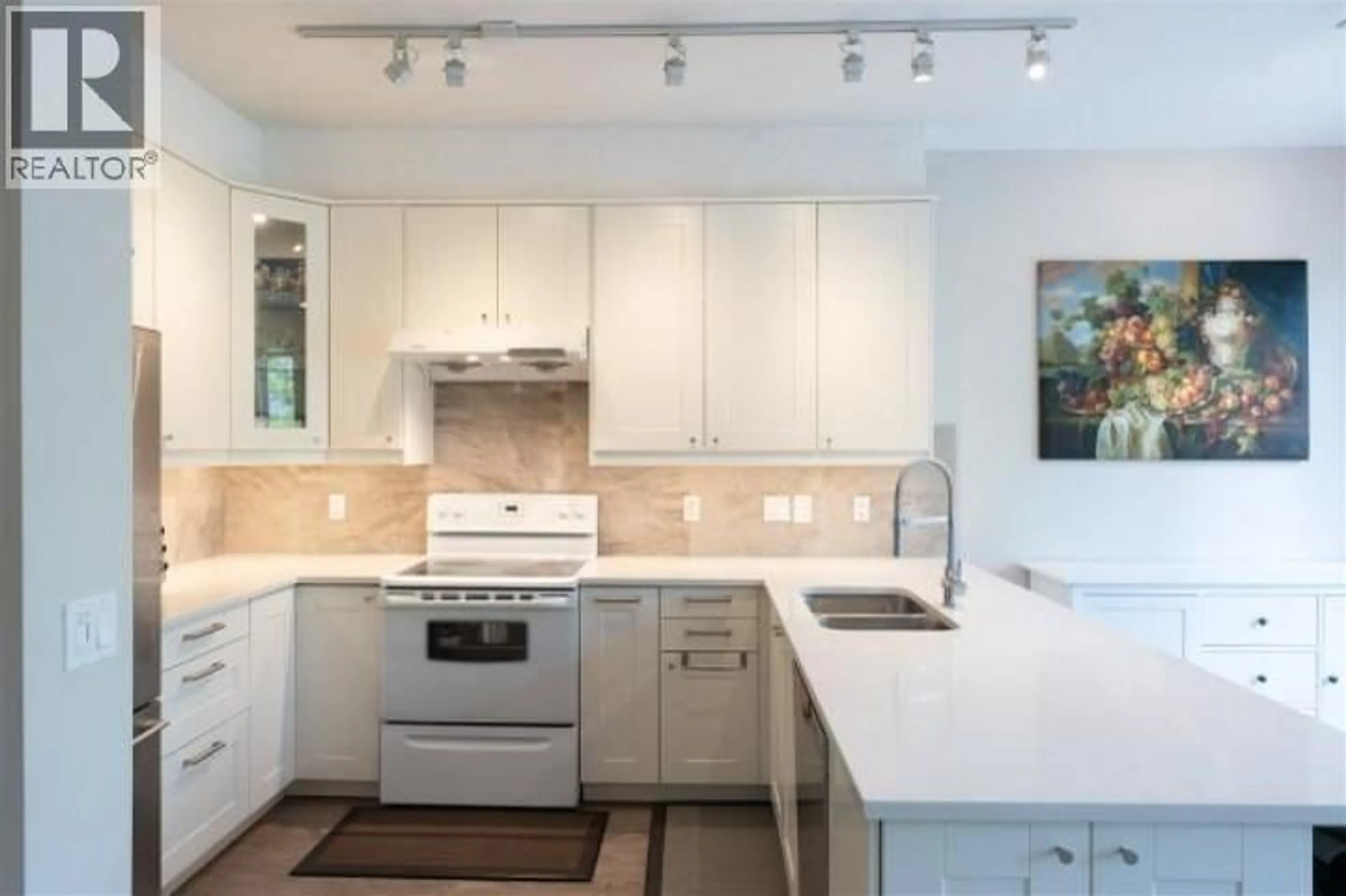 Contemporary kitchen, ceramic/tile floor for 10 - 7500 CUMBERLAND STREET, Burnaby British Columbia V3N4Z9