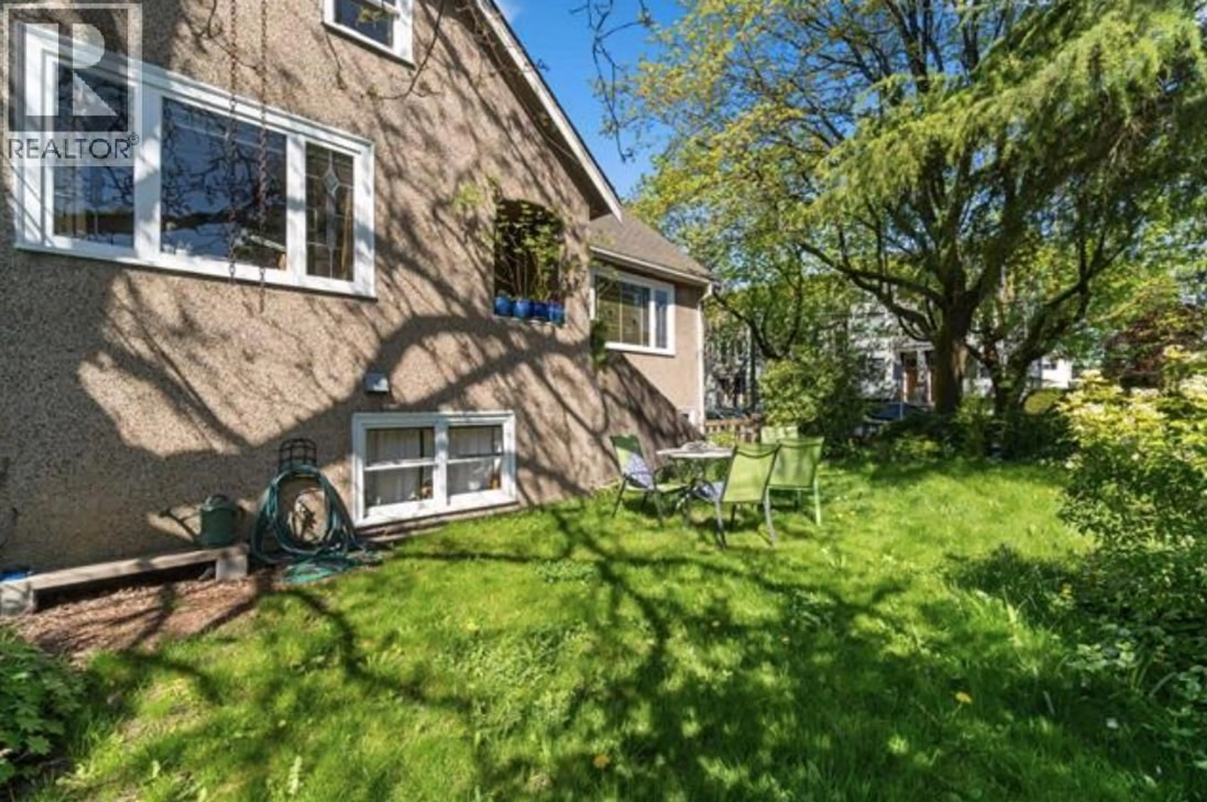 Patio, street for 95 15TH AVENUE, Vancouver British Columbia V5T2P5