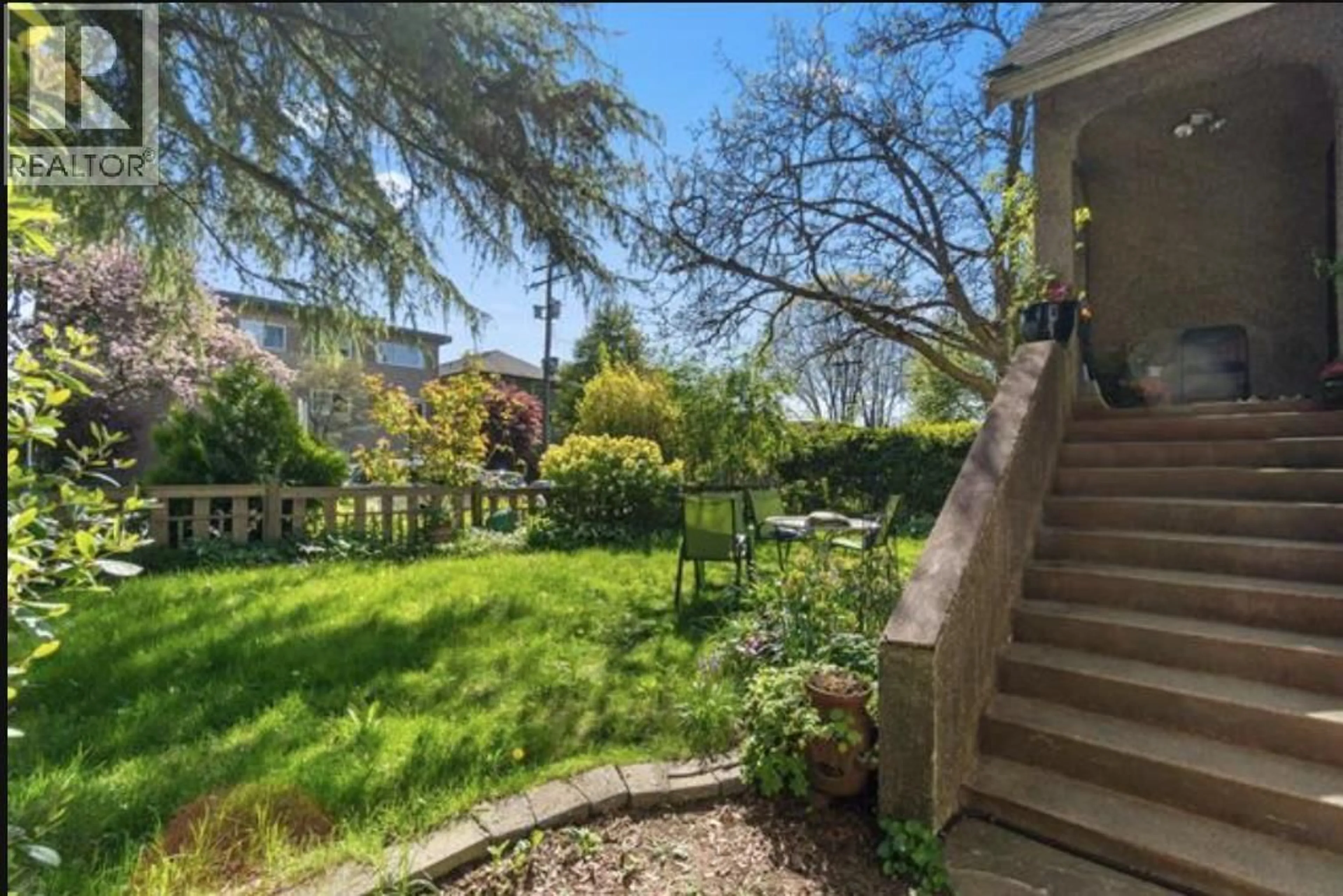 Patio, street for 95 15TH AVENUE, Vancouver British Columbia V5T2P5