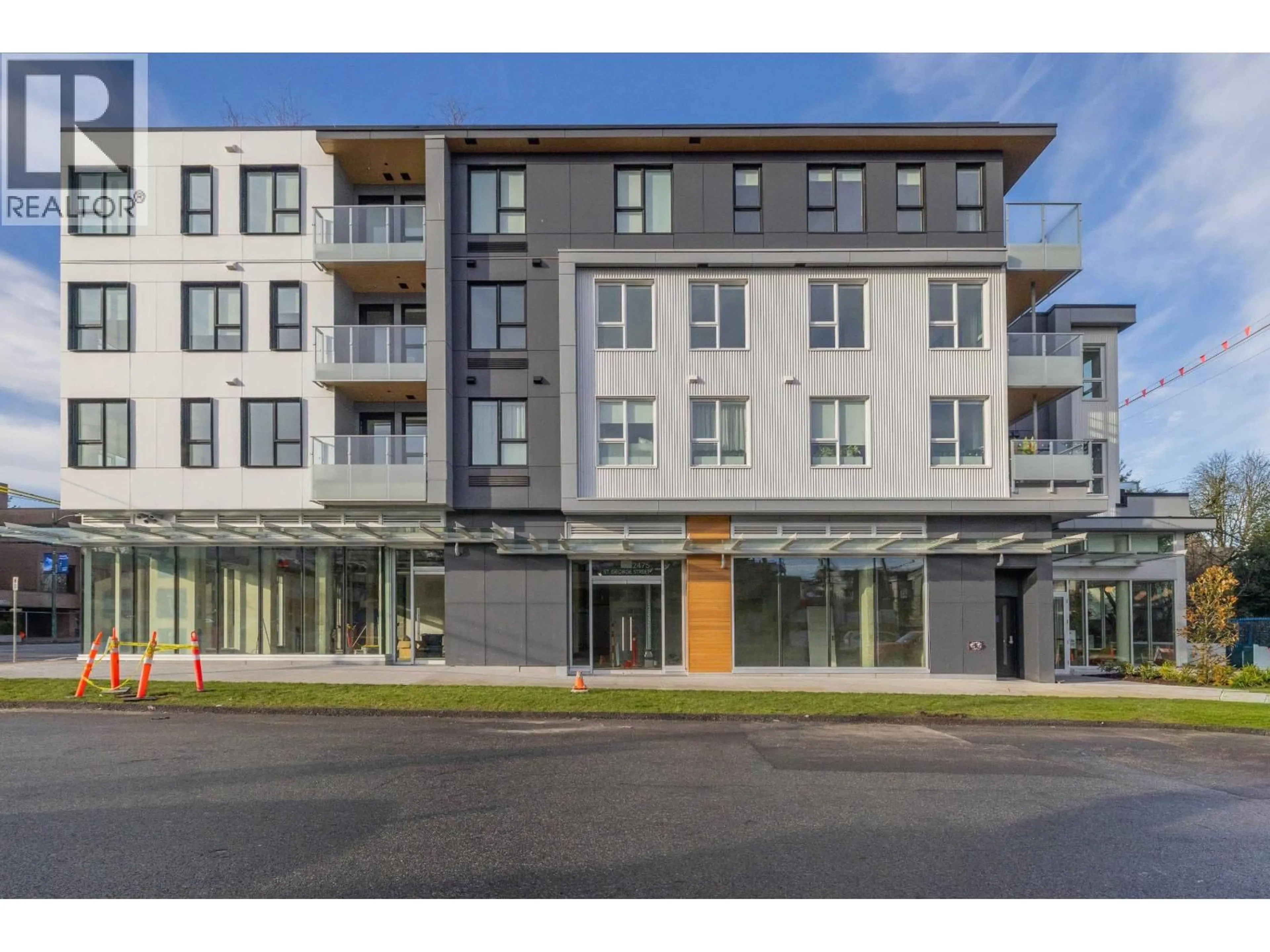 Unknown for 520 - 2471 ST GEORGE STREET, Vancouver British Columbia V5T0L8