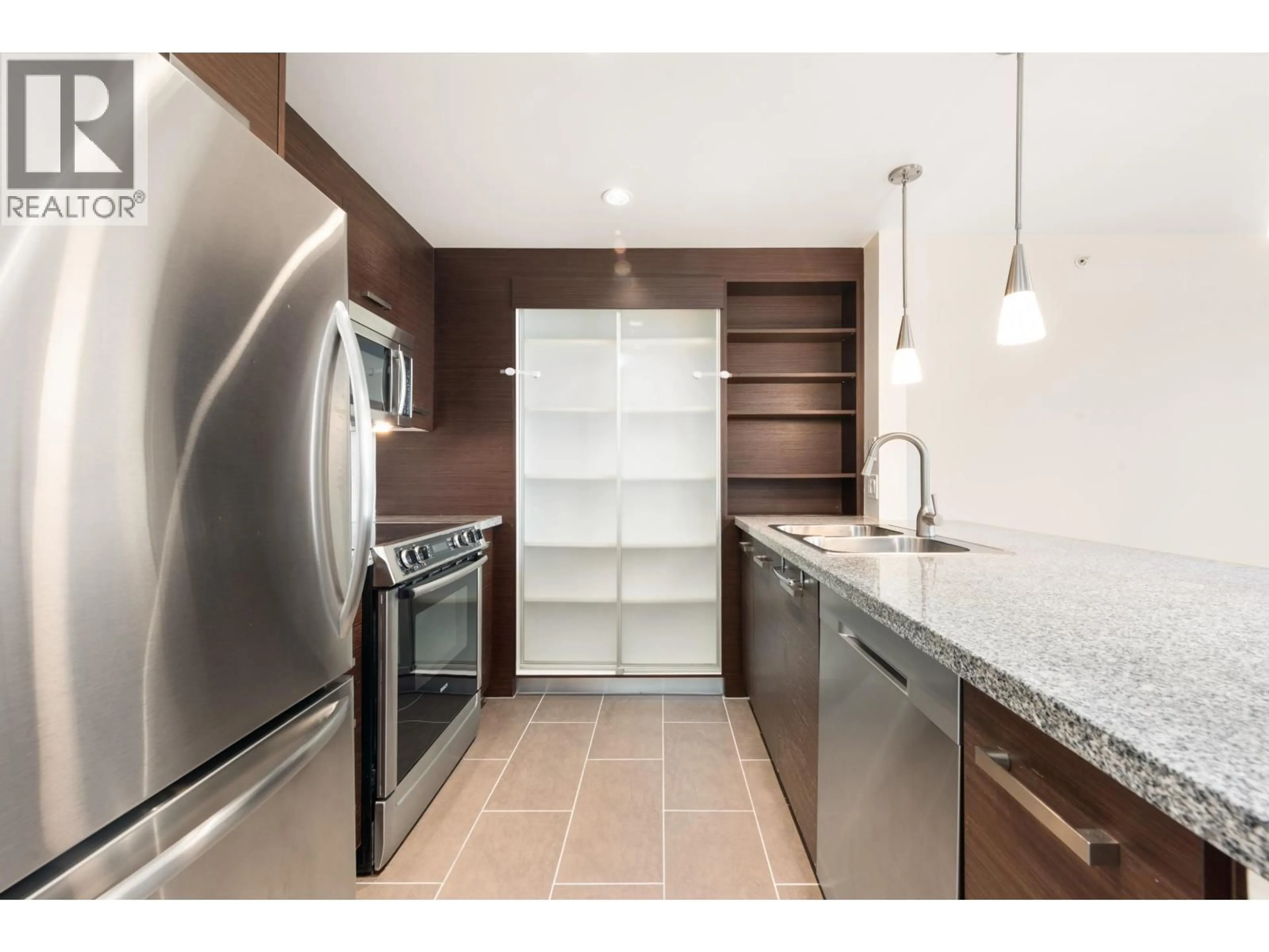 Unknown for 705 - 2959 GLEN DRIVE, Coquitlam British Columbia V3B0B8