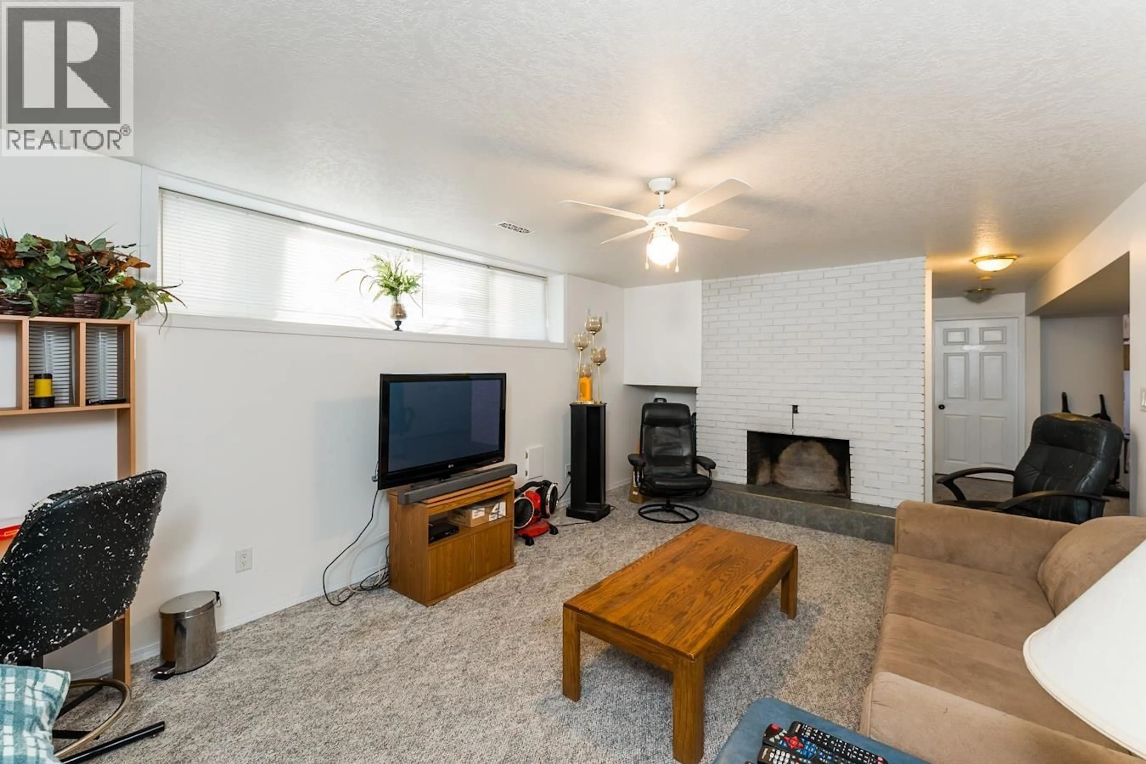 Living room with furniture, unknown for 231 WATSON CRESCENT, Prince George British Columbia V2L4P6