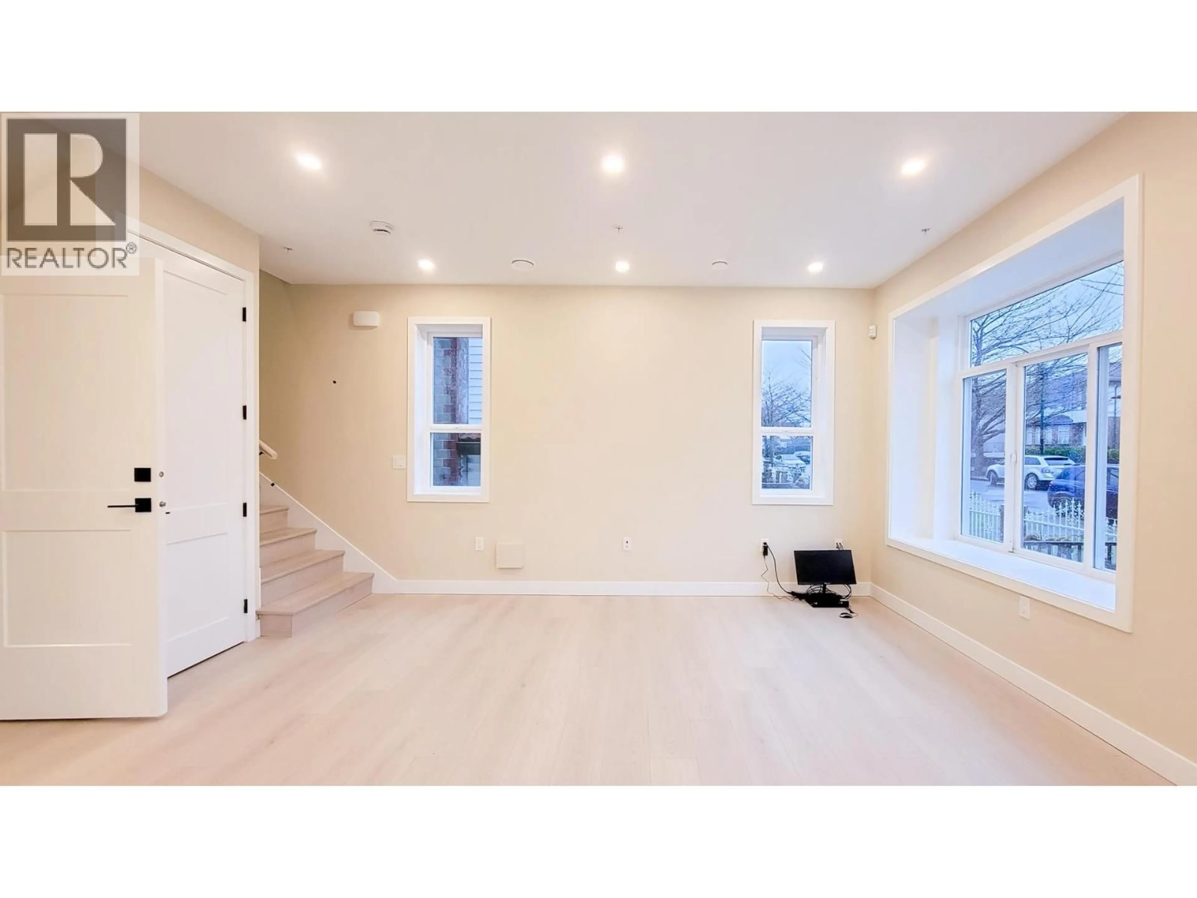 Unknown for 3431 23RD AVENUE, Vancouver British Columbia V5R1C1